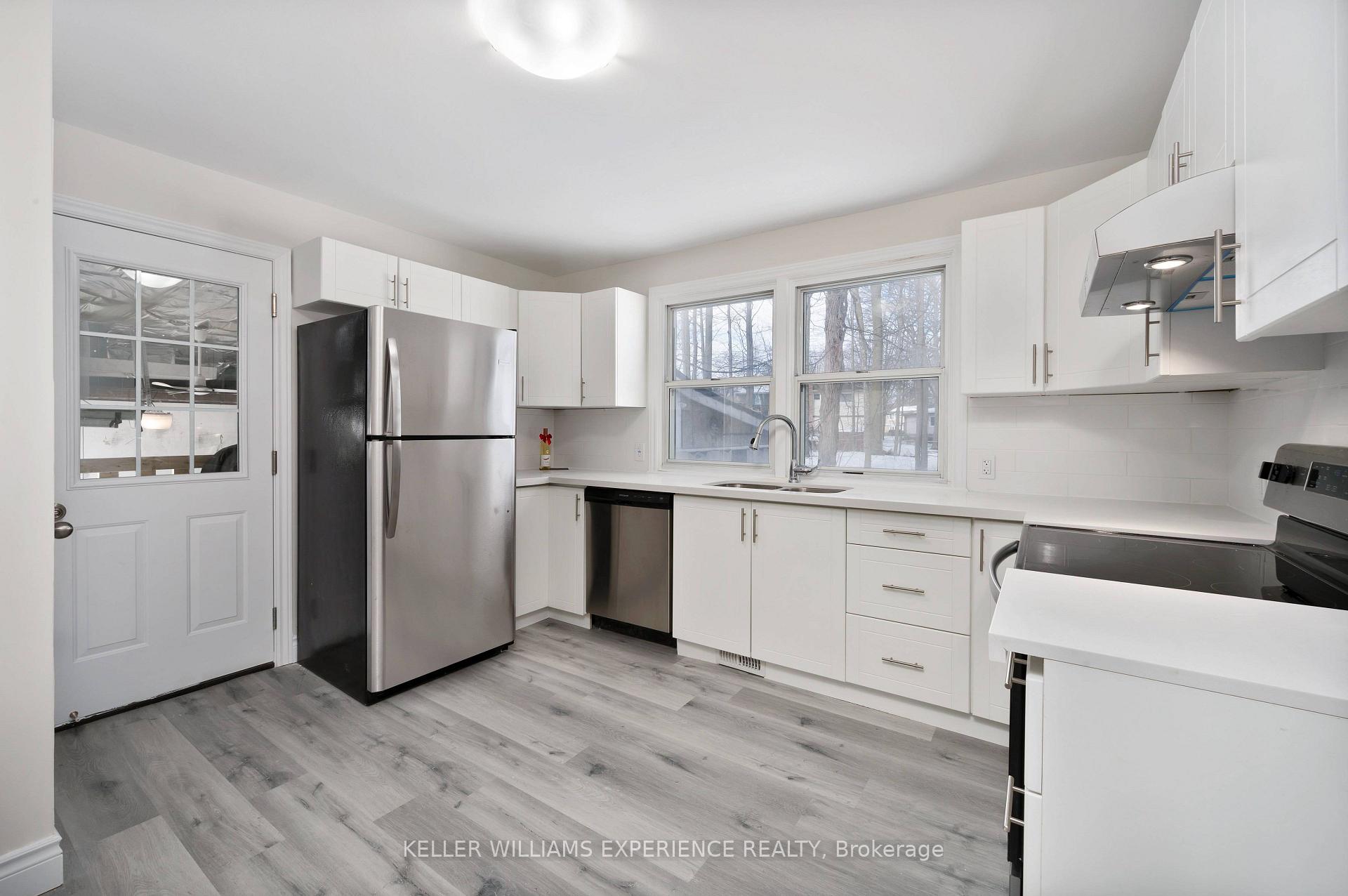 Photo 2 of Unit Upper, 52 Cundles Road E, Barrie, Cundles East — HOMEH