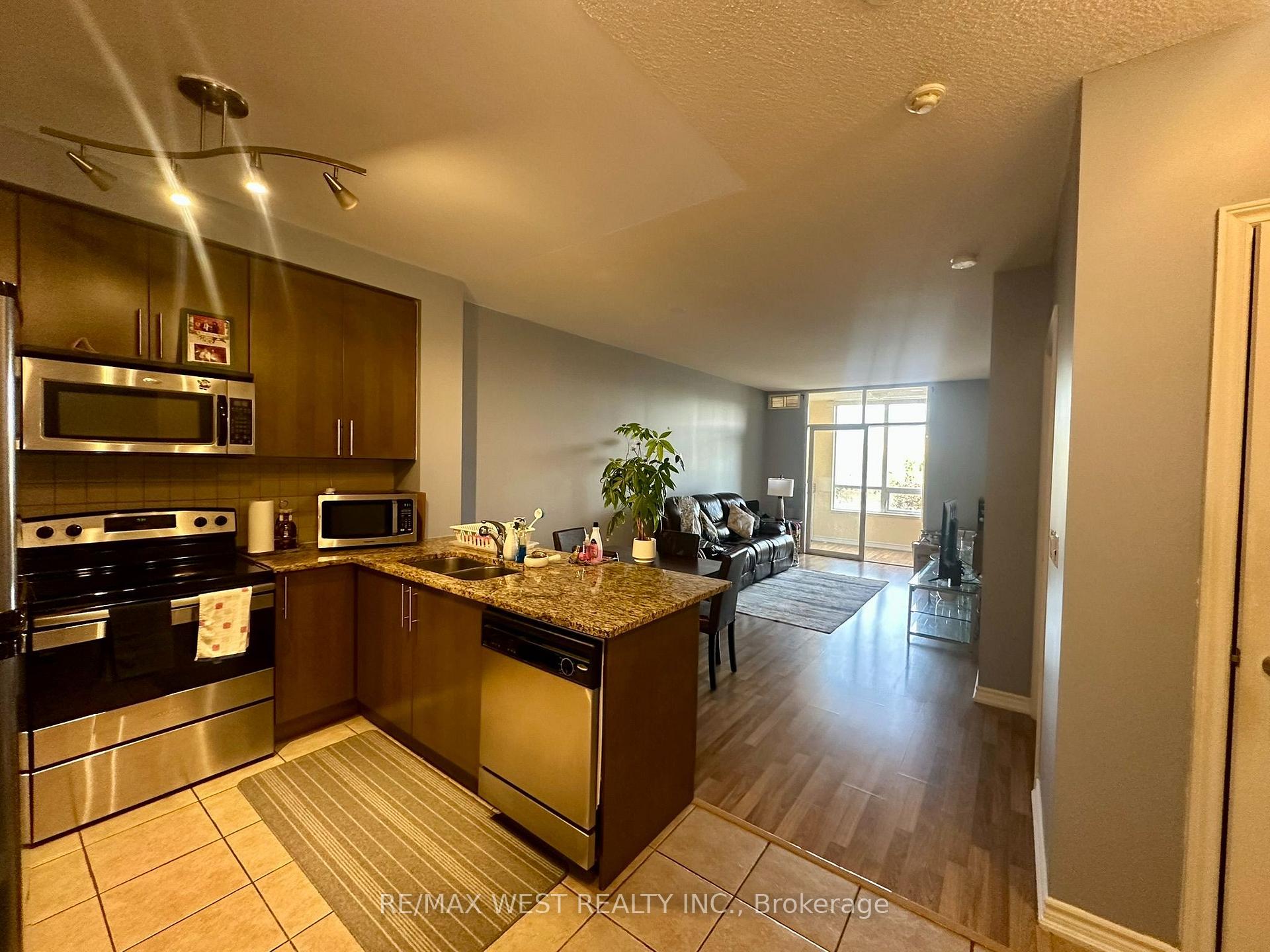 Photo 2 of Unit 302, 9235 Jane Street, Vaughan, Maple — HOMEH