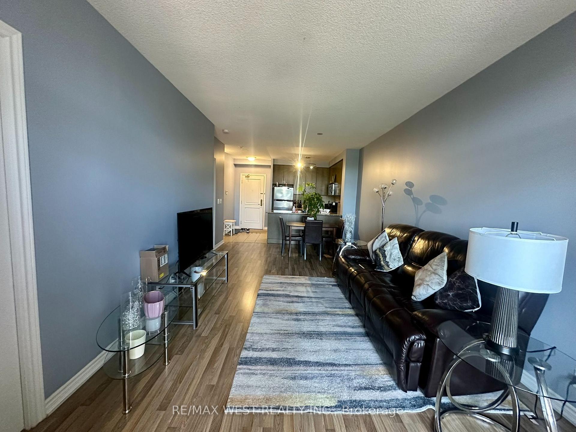 Photo 3 of Unit 302, 9235 Jane Street, Vaughan, Maple — HOMEH