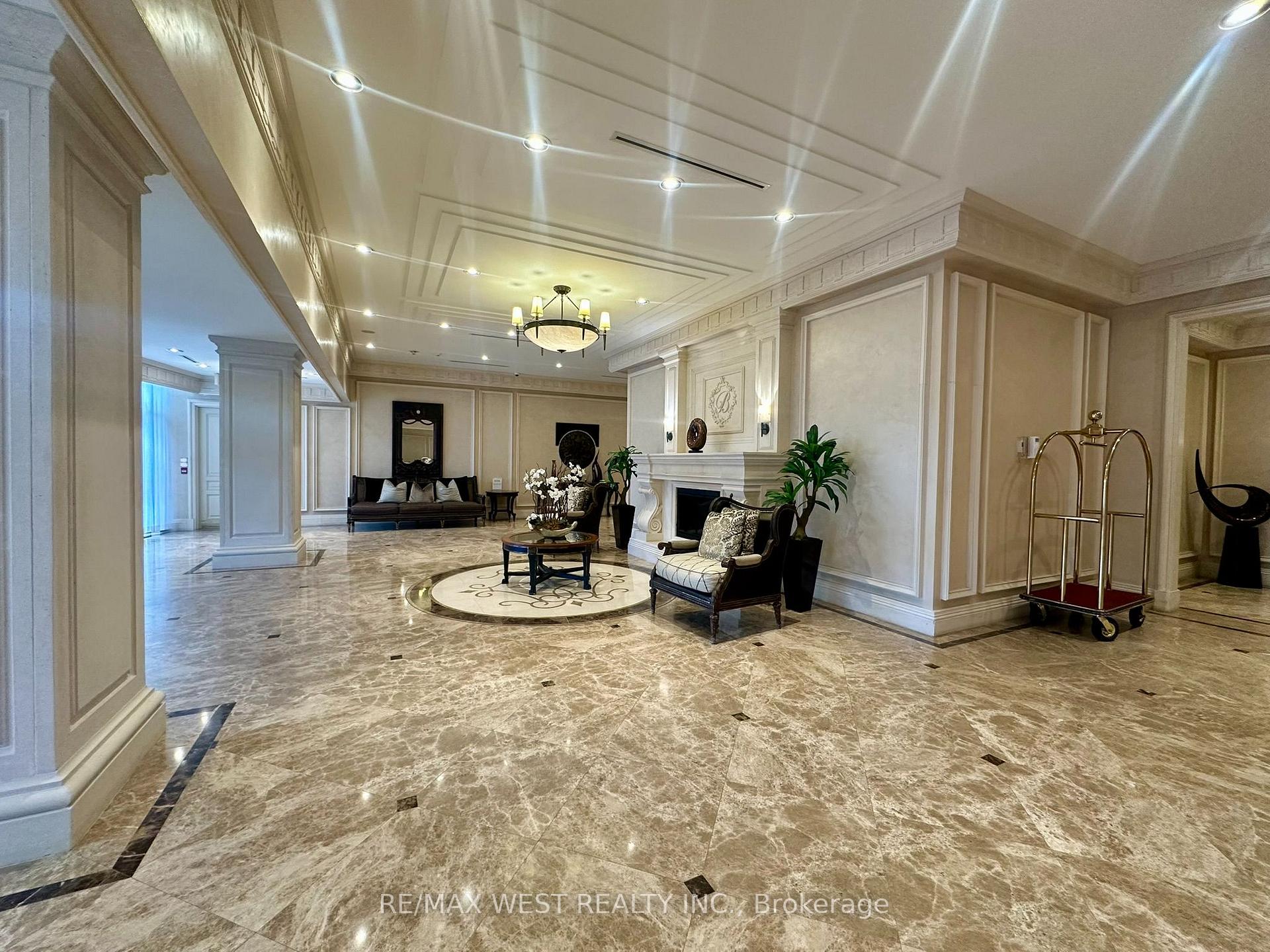 Photo 9 of Unit 302, 9235 Jane Street, Vaughan, Maple — HOMEH