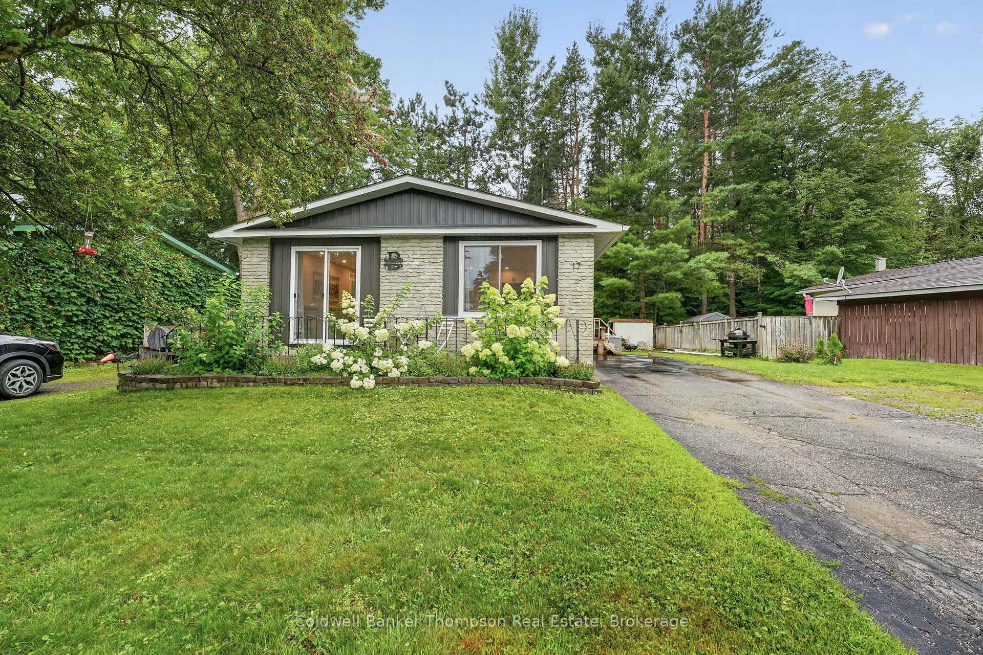 Photo 1 of 17 Dudley Drive, Bracebridge — HOMEH