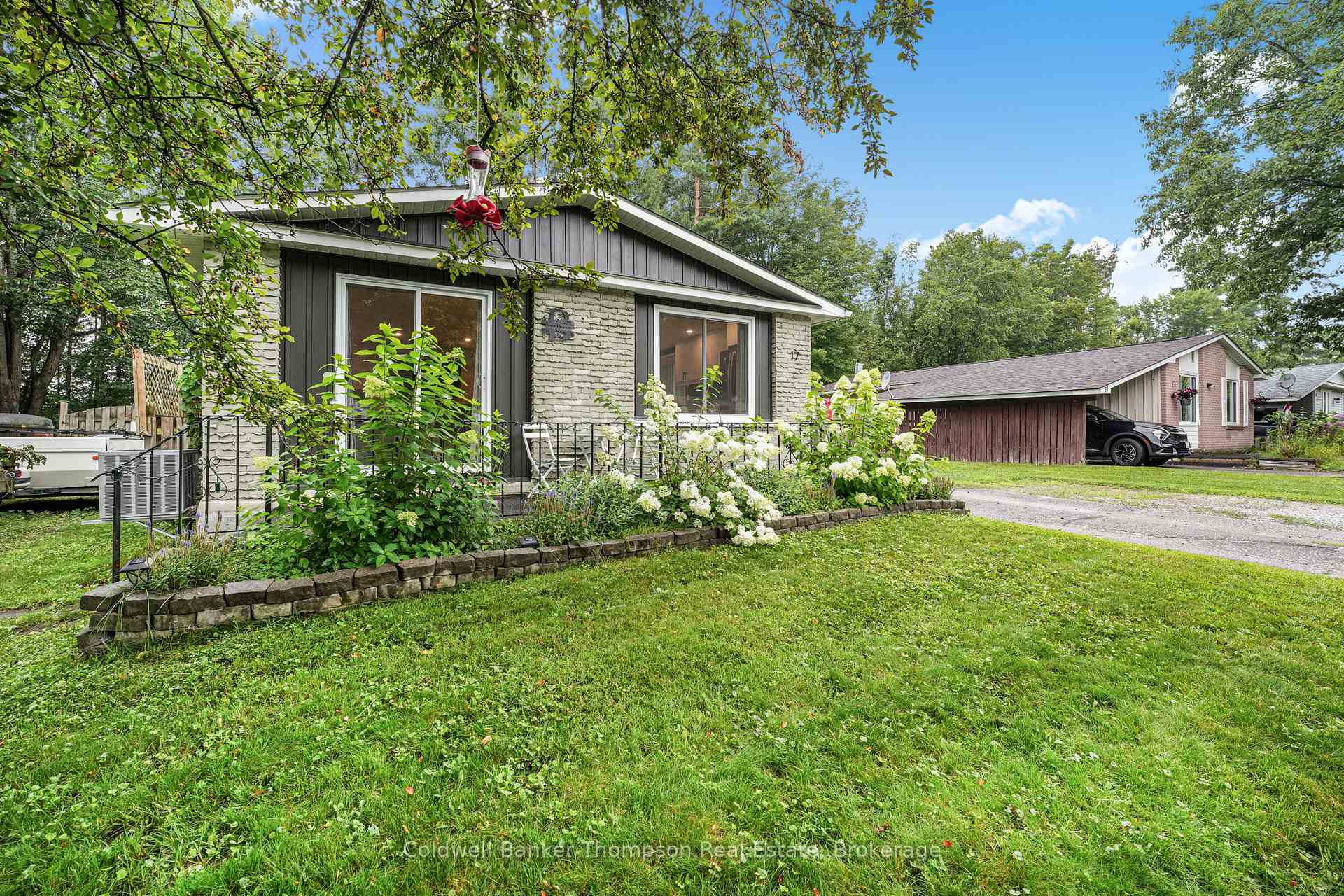 Photo 5 of 17 Dudley Drive, Bracebridge — HOMEH
