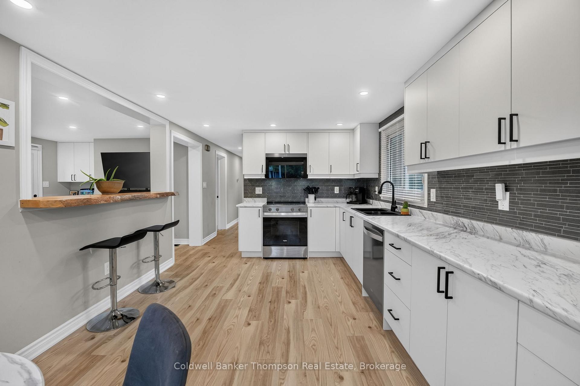 Photo 11 of 17 Dudley Drive, Bracebridge — HOMEH