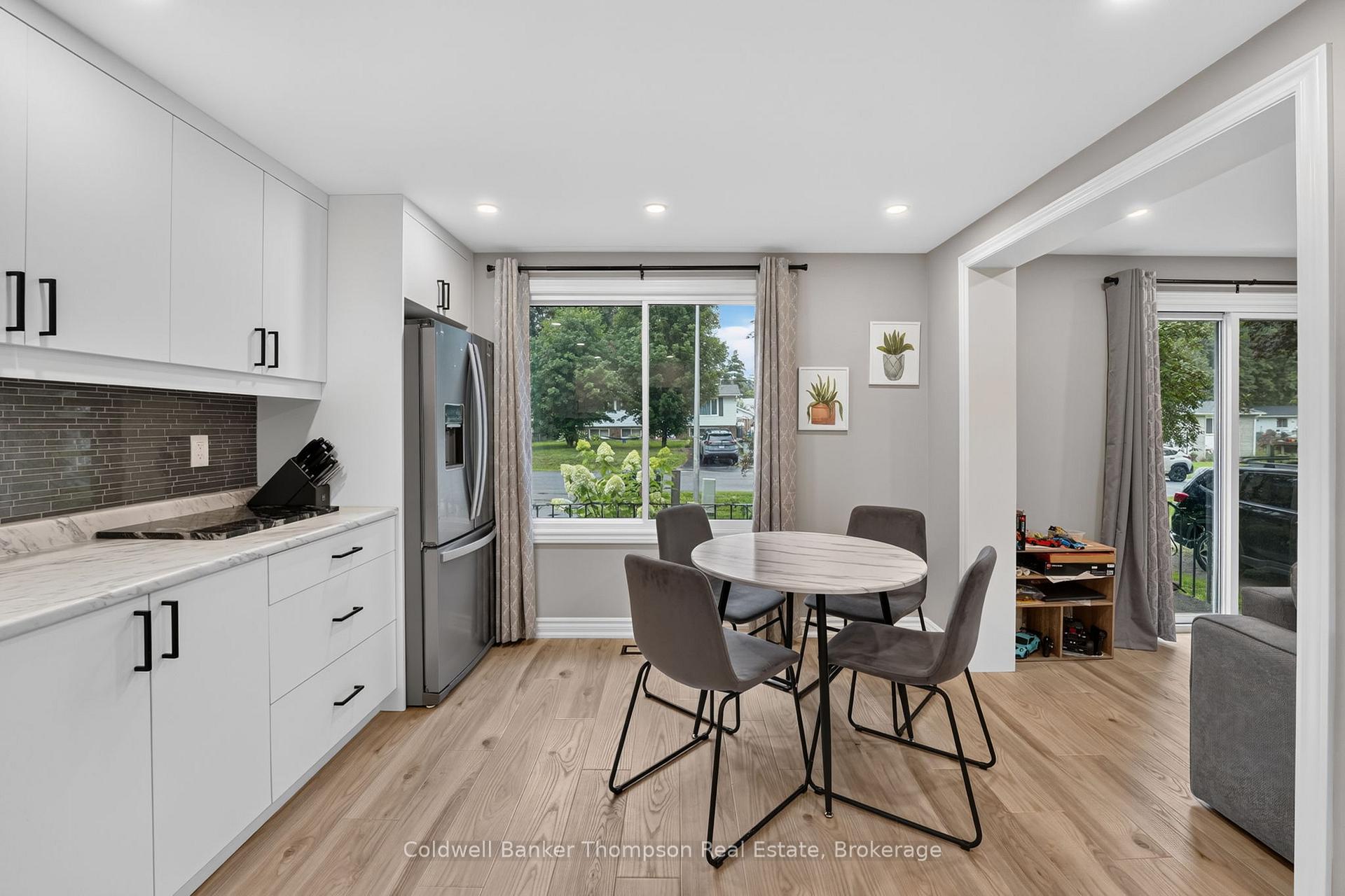 Photo 14 of 17 Dudley Drive, Bracebridge — HOMEH