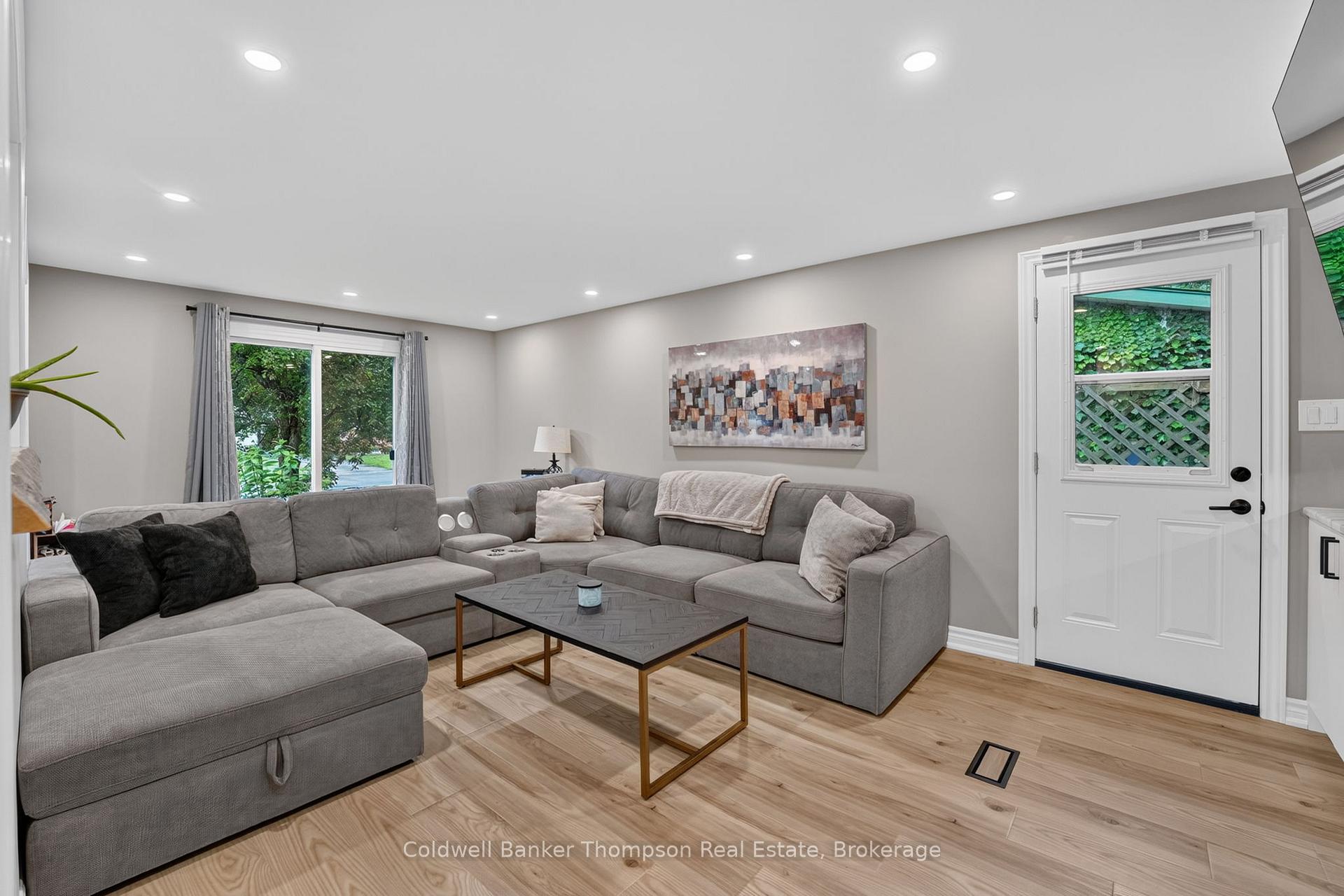 Photo 16 of 17 Dudley Drive, Bracebridge — HOMEH