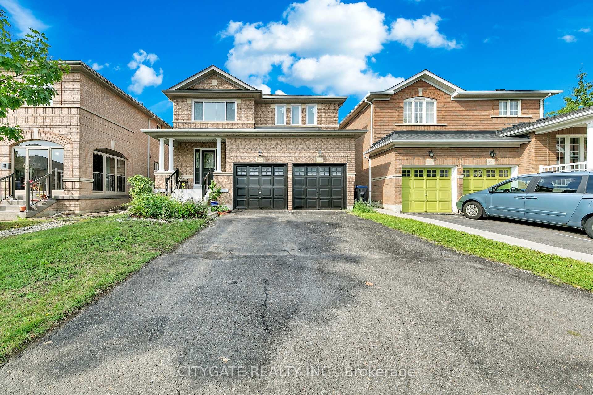 Photo 1 of 40 Linderwood Drive, Brampton, Fletcher's Meadow — HOMEH