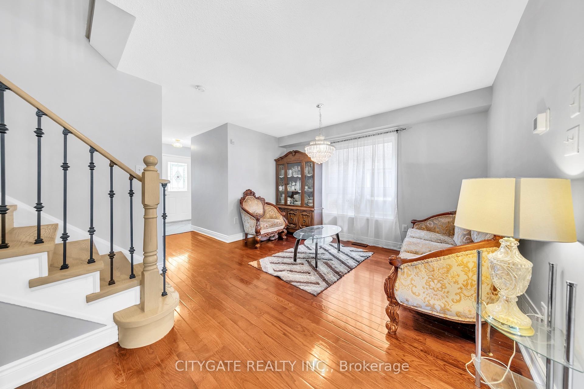 Photo 10 of 40 Linderwood Drive, Brampton, Fletcher's Meadow — HOMEH