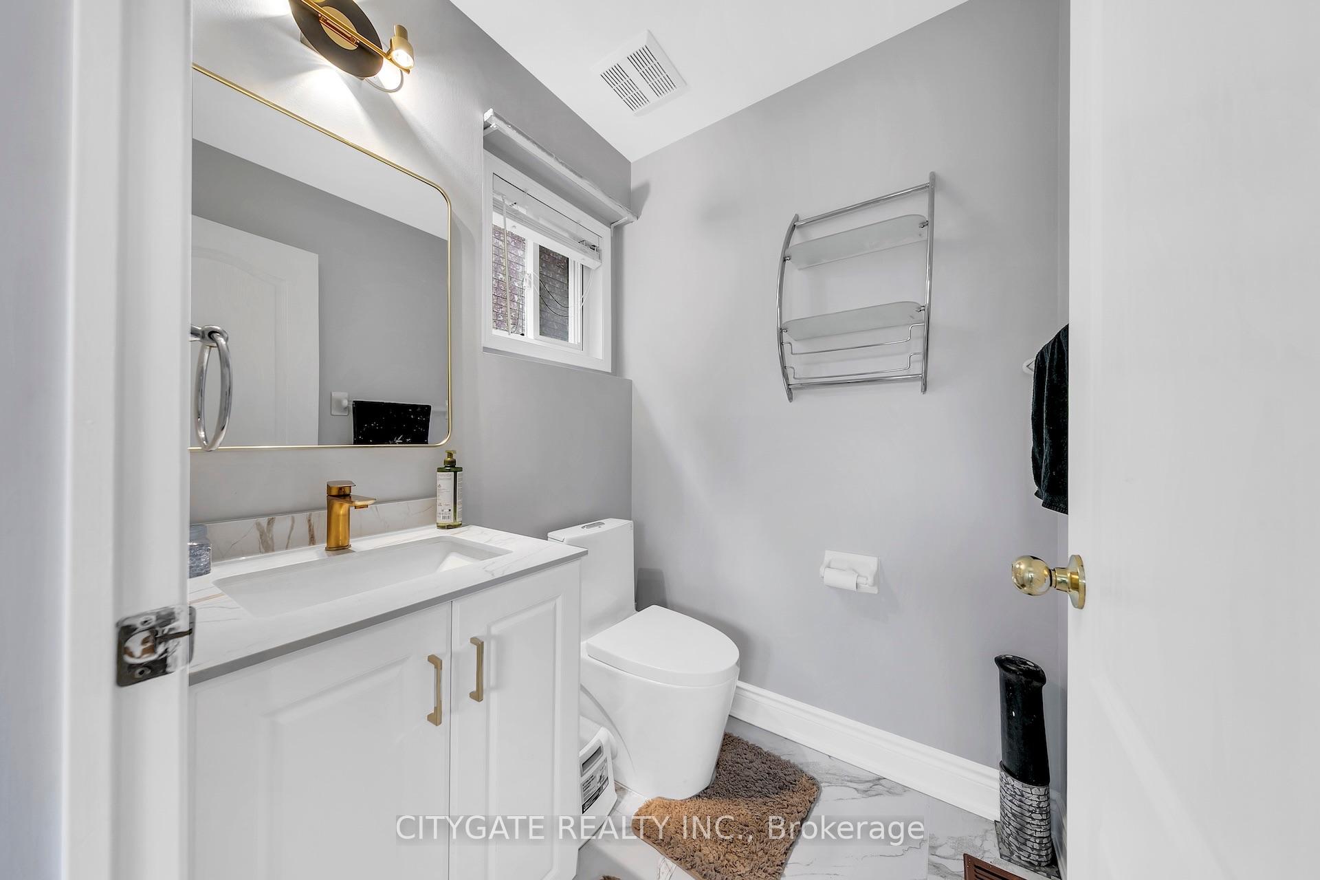 Photo 12 of 40 Linderwood Drive, Brampton, Fletcher's Meadow — HOMEH