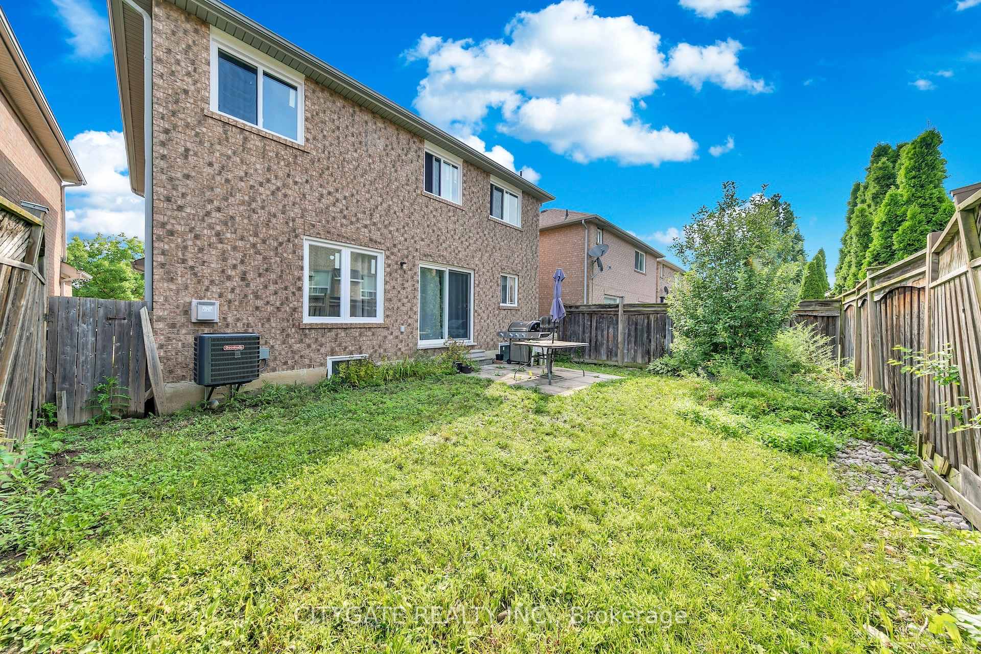 Photo 28 of 40 Linderwood Drive, Brampton, Fletcher's Meadow — HOMEH