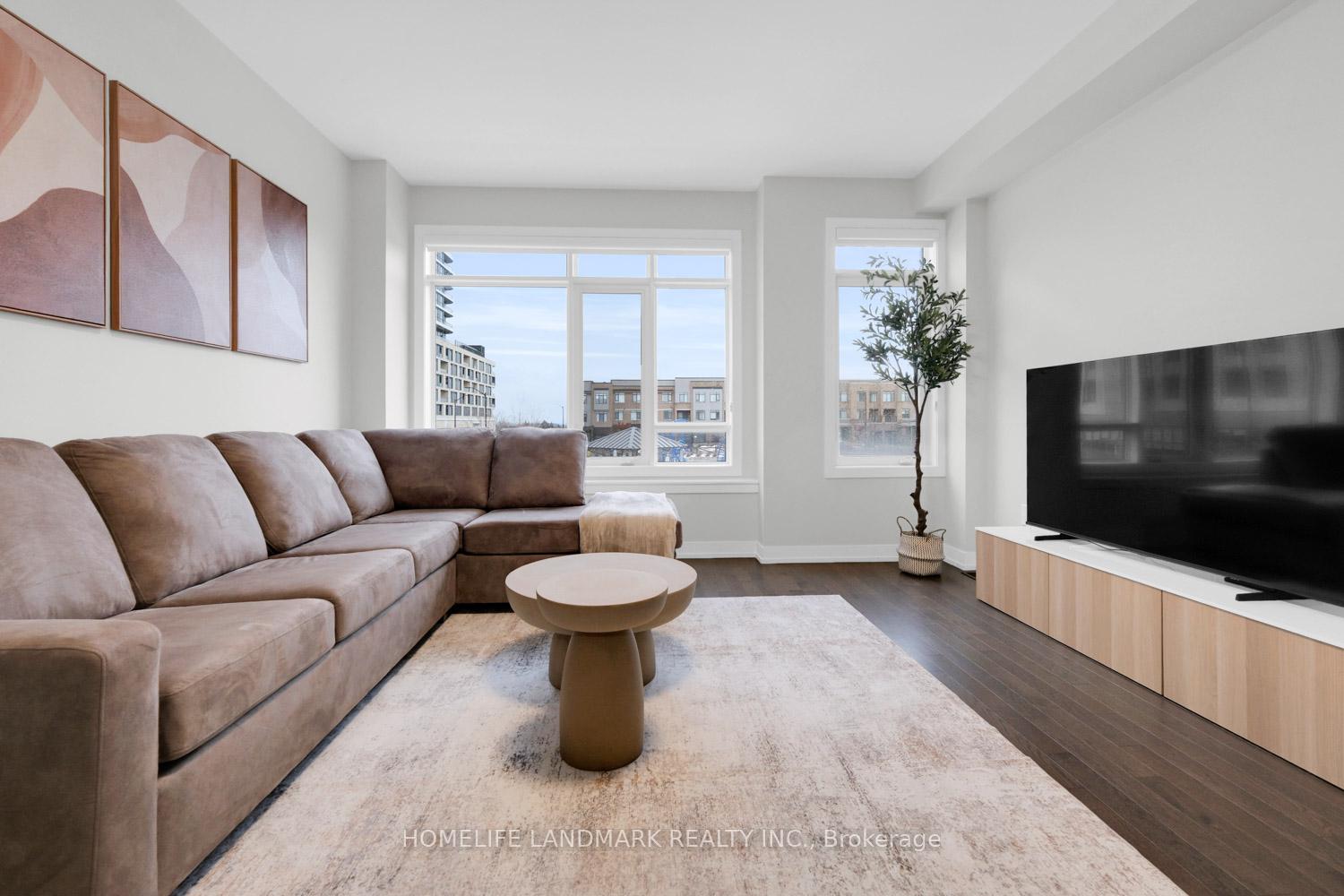 Photo 2 of 217 Salterton Circle, Vaughan, Rural Vaughan — HOMEH