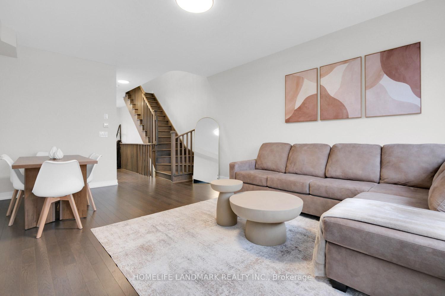 Photo 4 of 217 Salterton Circle, Vaughan, Rural Vaughan — HOMEH