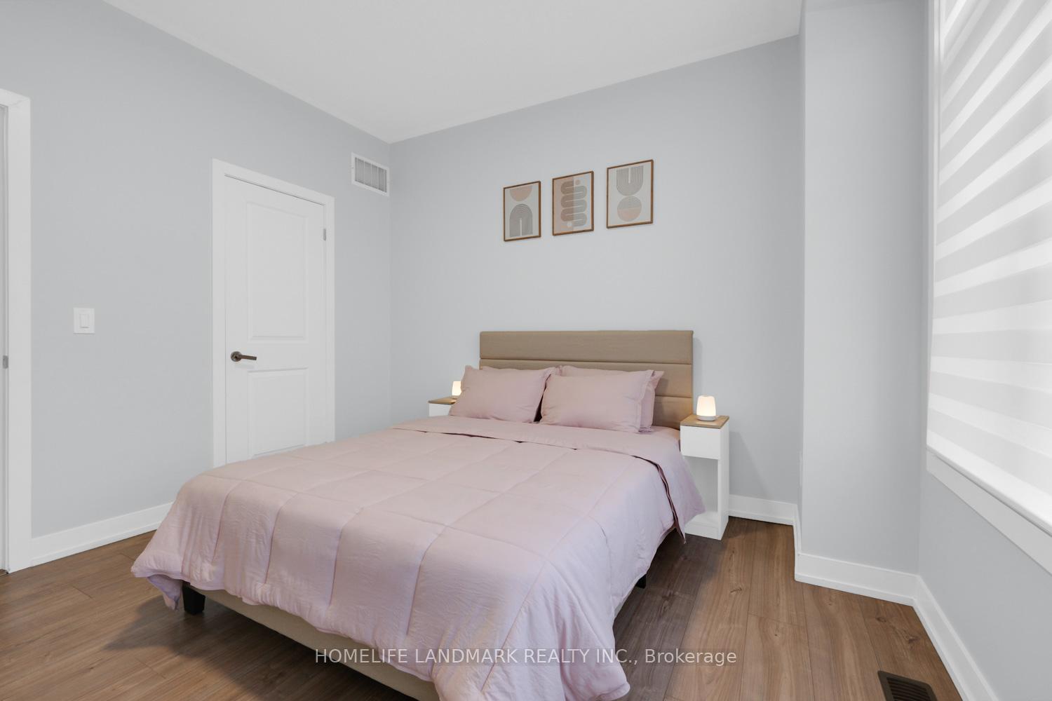 Photo 16 of 217 Salterton Circle, Vaughan, Rural Vaughan — HOMEH
