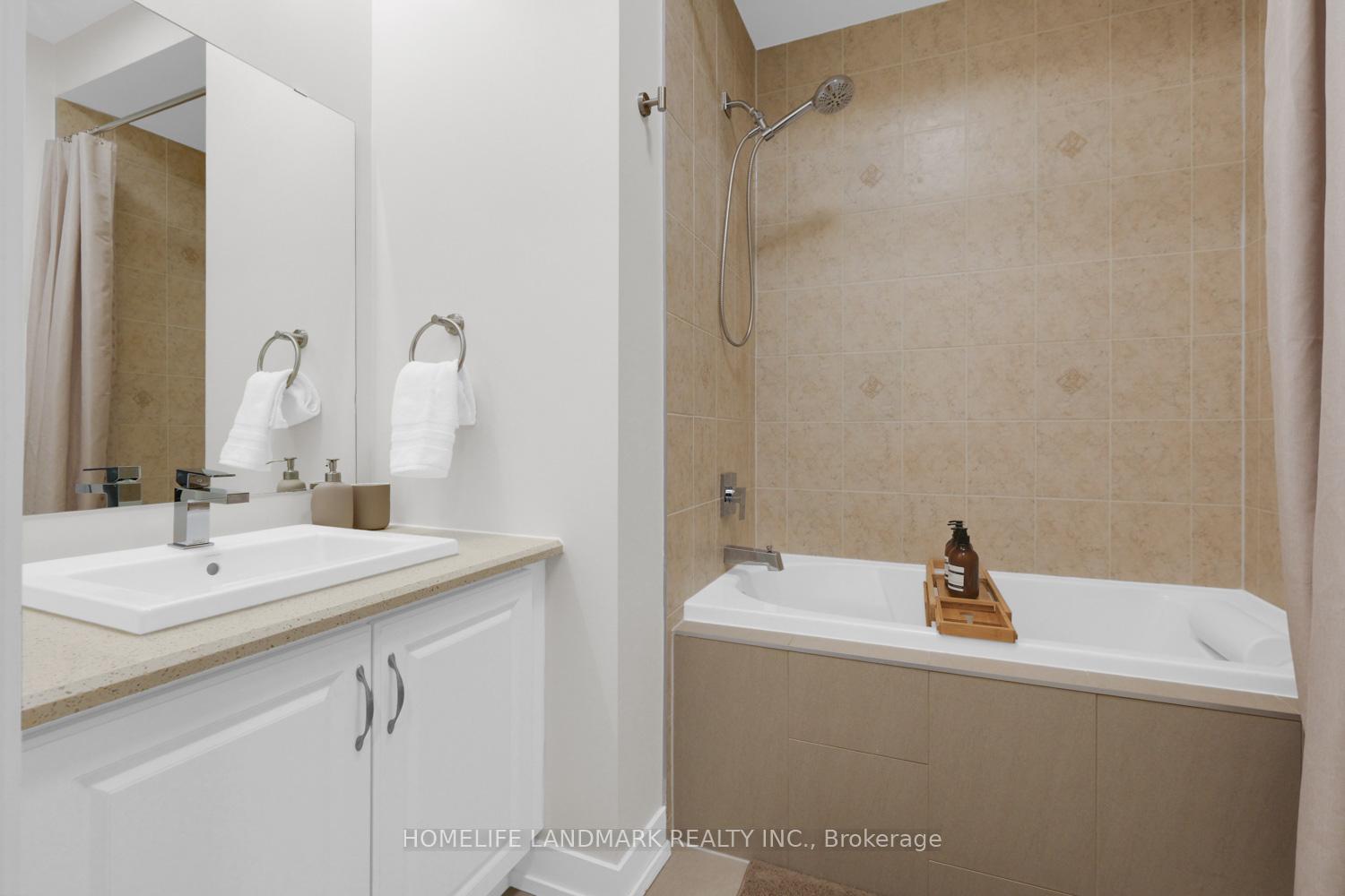 Photo 21 of 217 Salterton Circle, Vaughan, Rural Vaughan — HOMEH