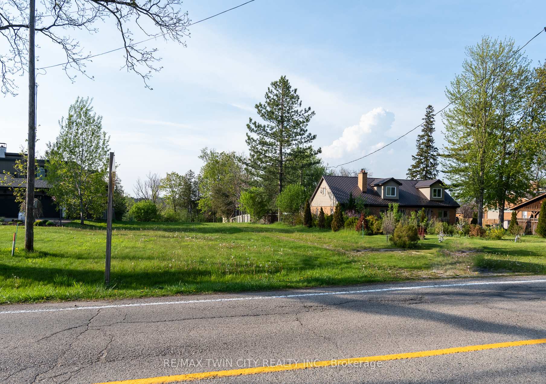 Photo 2 of 138 Riverbank Drive, Cambridge, Preston Heights — HOMEH