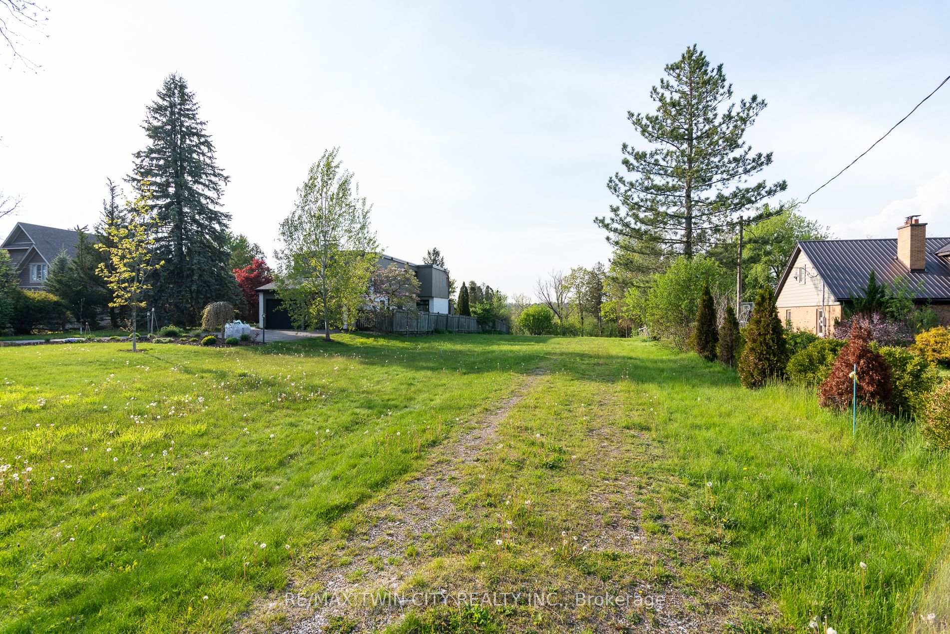 Photo 4 of 138 Riverbank Drive, Cambridge, Preston Heights — HOMEH