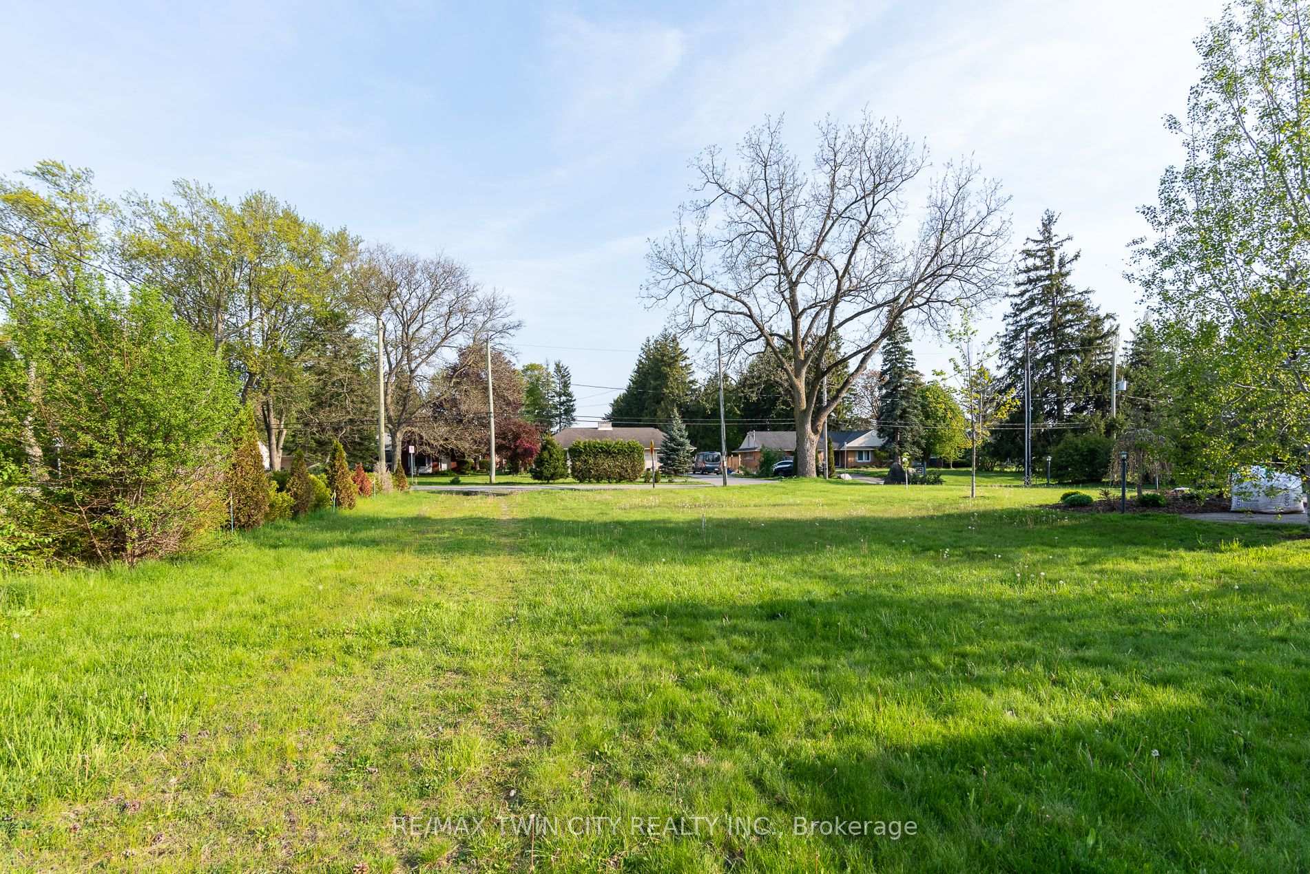 Photo 6 of 138 Riverbank Drive, Cambridge, Preston Heights — HOMEH