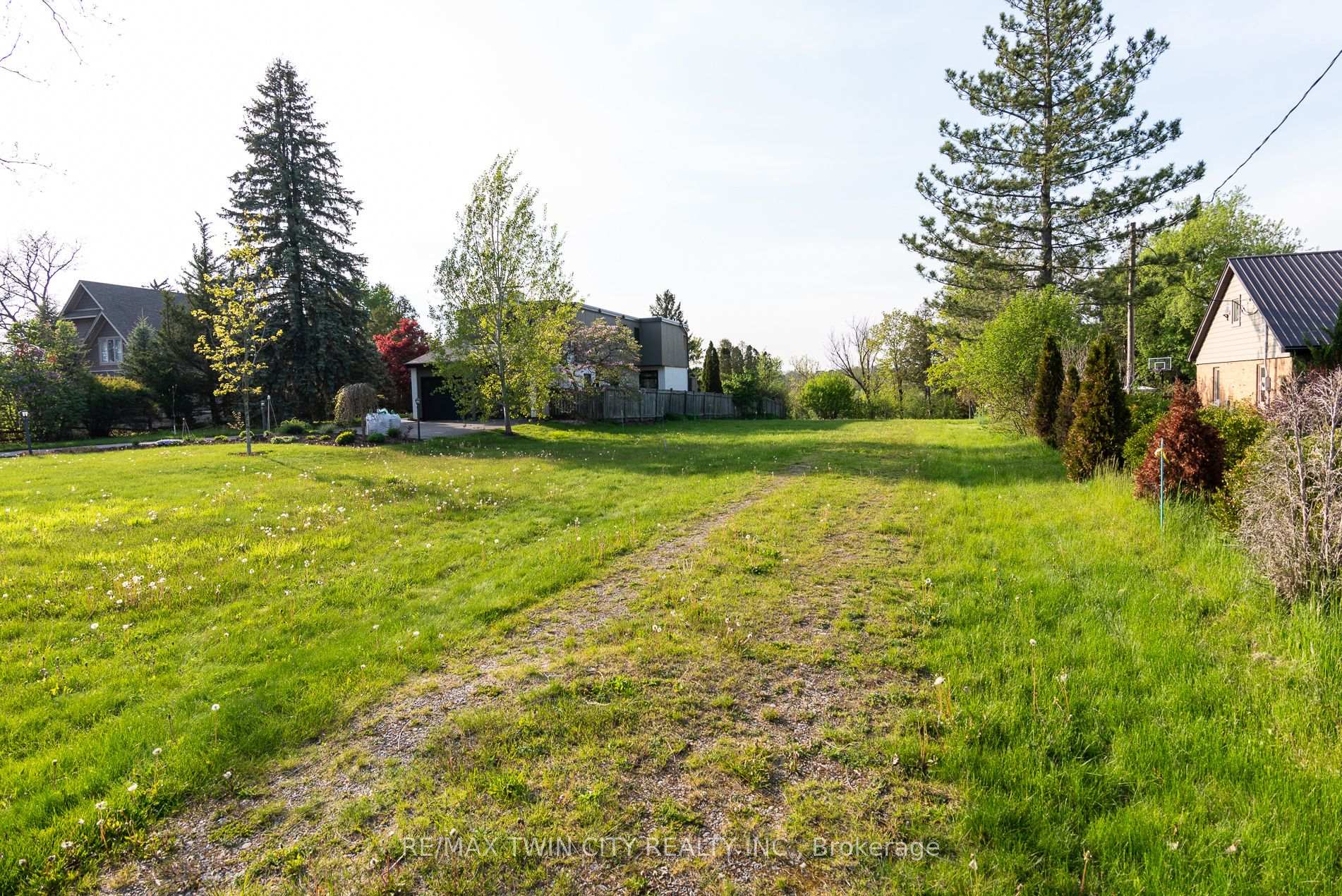 Photo 13 of 138 Riverbank Drive, Cambridge, Preston Heights — HOMEH