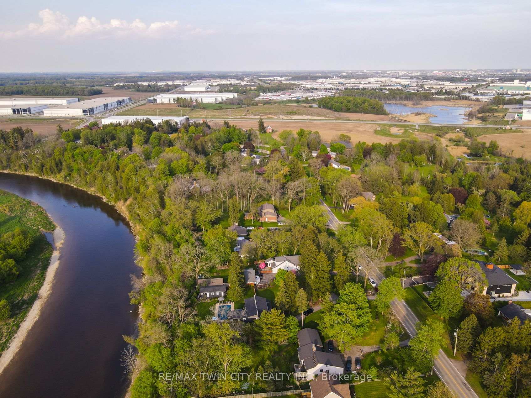 Photo 20 of 138 Riverbank Drive, Cambridge, Preston Heights — HOMEH
