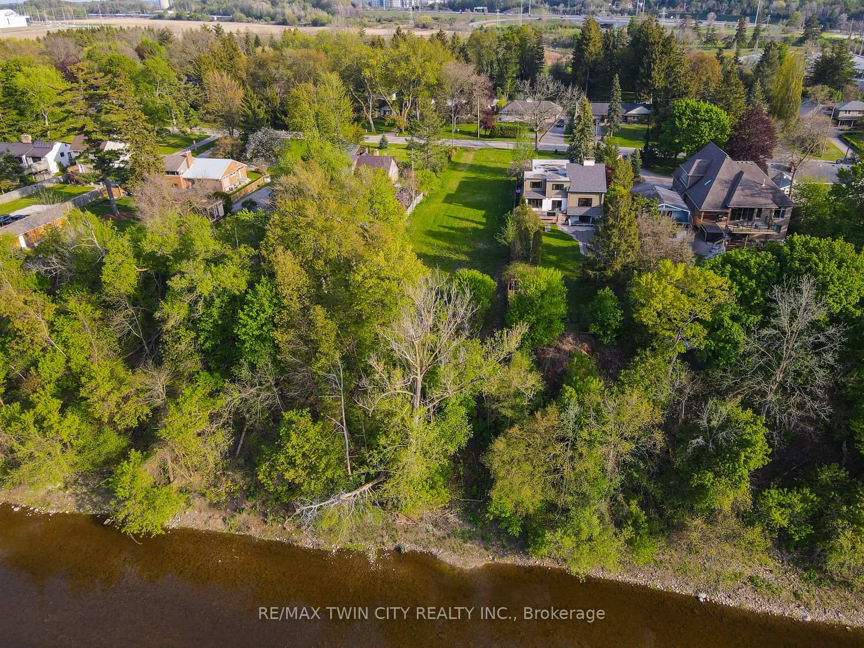 Photo 26 of 138 Riverbank Drive, Cambridge, Preston Heights — HOMEH