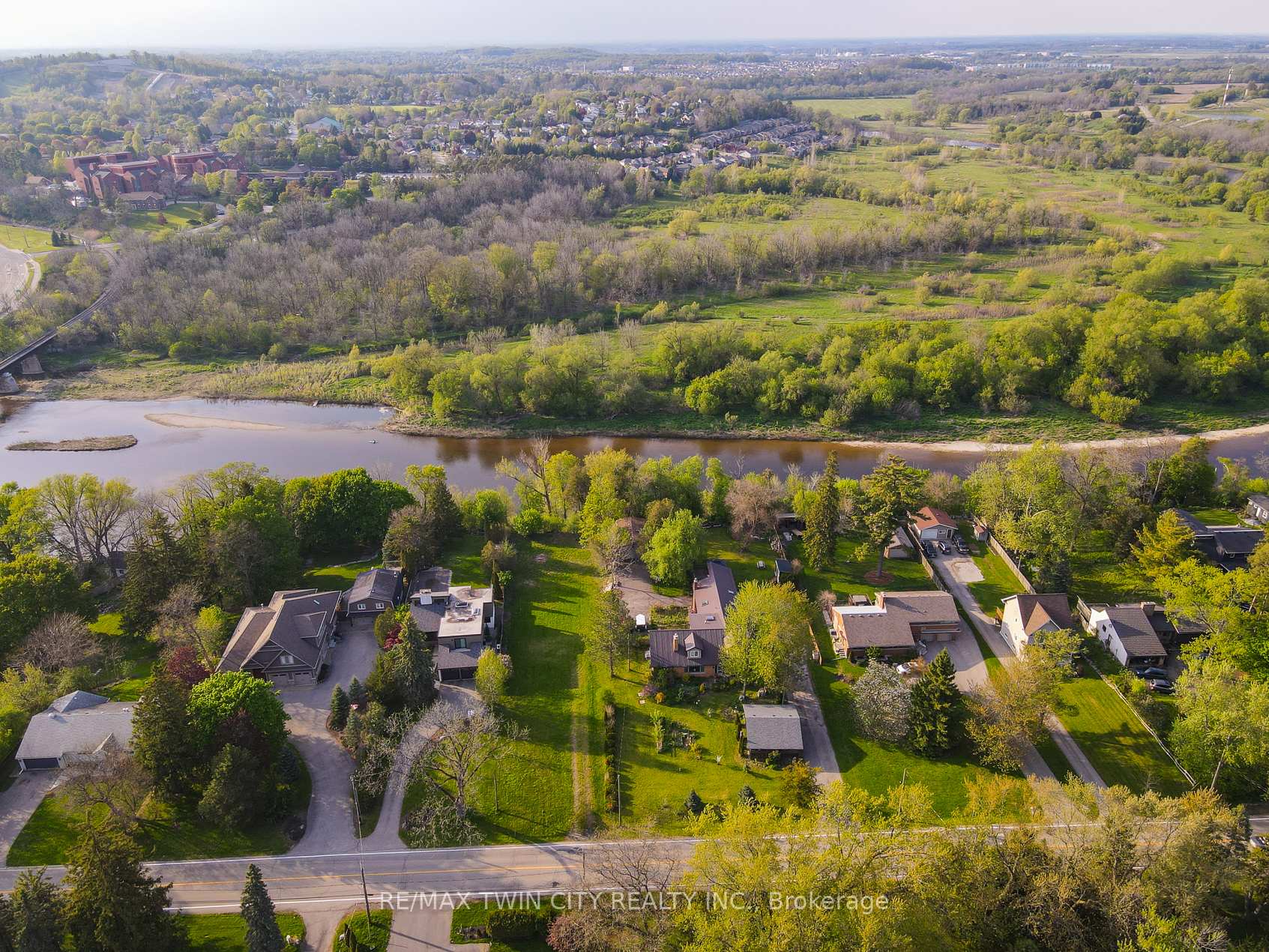 Photo 37 of 138 Riverbank Drive, Cambridge, Preston Heights — HOMEH