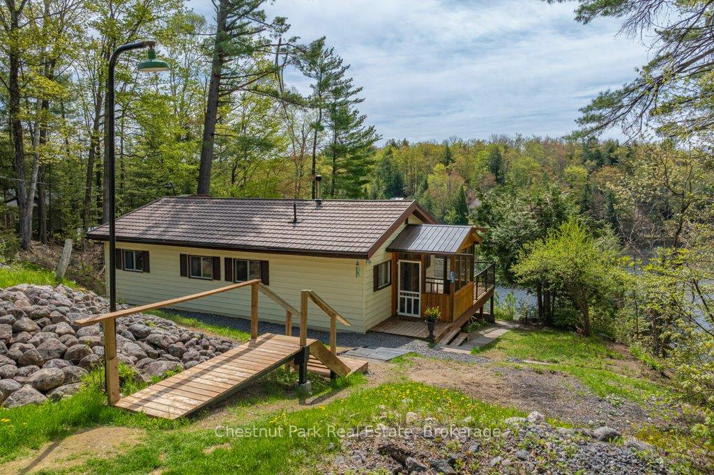 Photo 9 of 1026 Carlson Place, Bracebridge, Draper — HOMEH