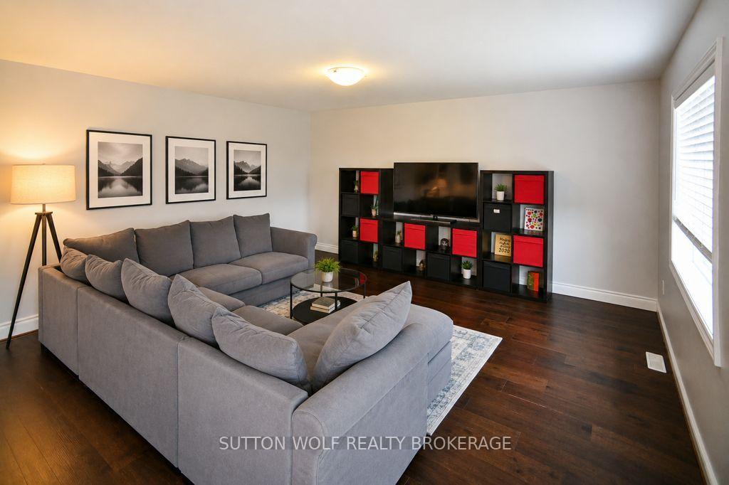 Photo 2 of 54 Abbott Street, Strathroy-Caradoc, SE — HOMEH