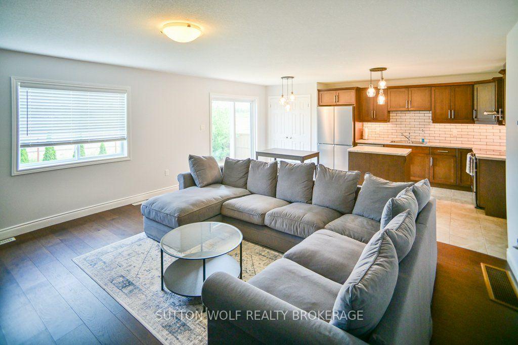 Photo 3 of 54 Abbott Street, Strathroy-Caradoc, SE — HOMEH