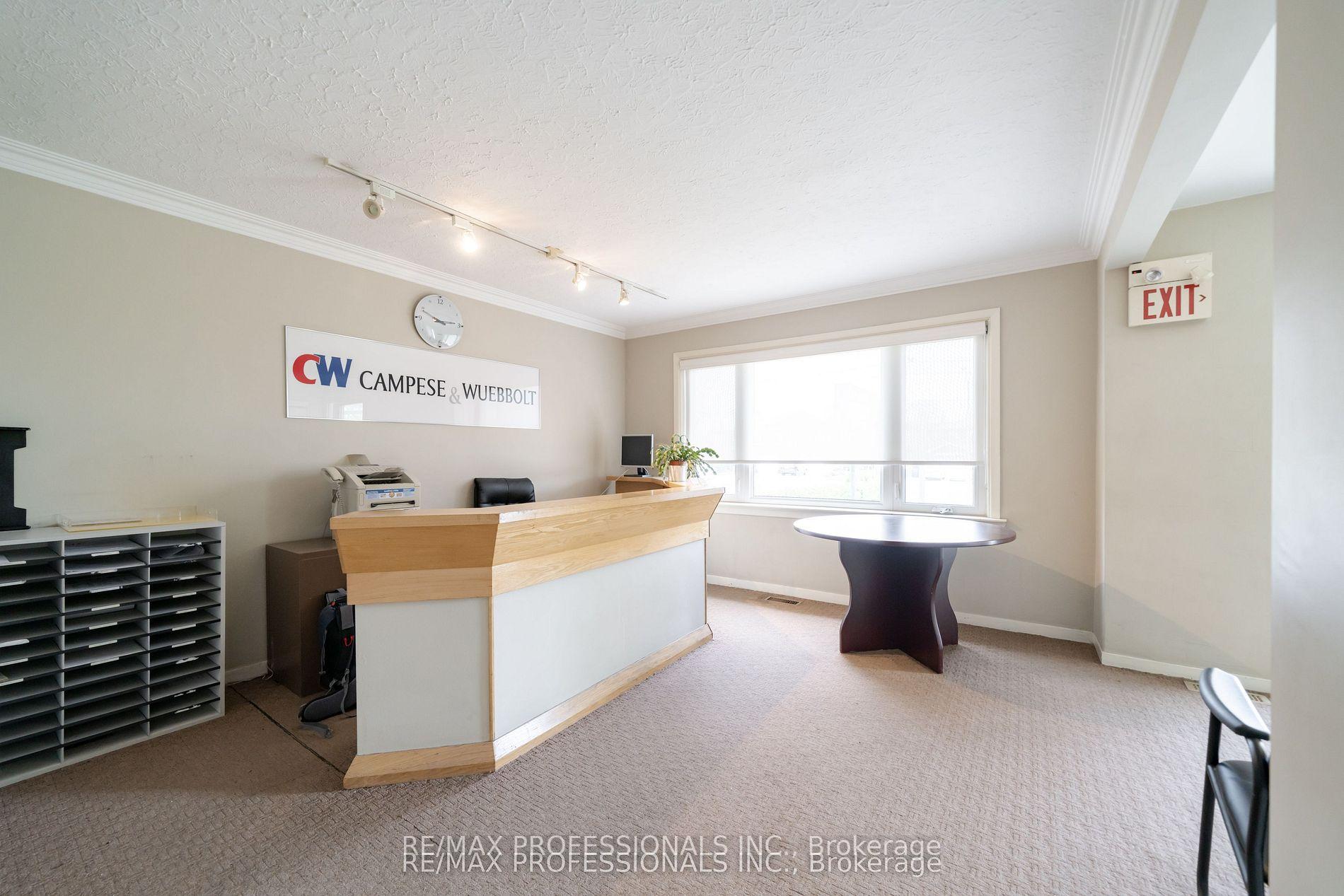 Photo 5 of 586 Browns Line, Etobicoke, Alderwood — HOMEH