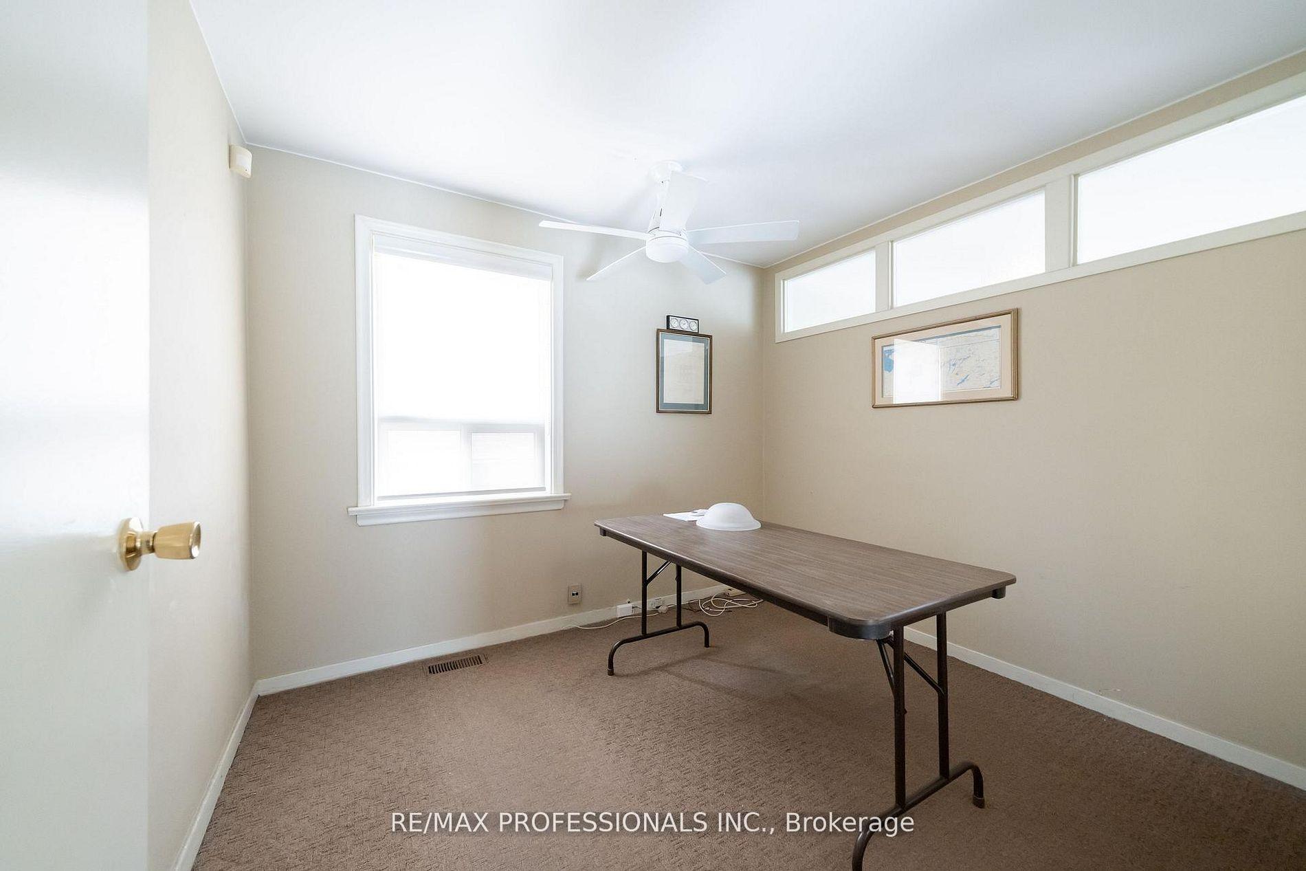 Photo 7 of 586 Browns Line, Etobicoke, Alderwood — HOMEH