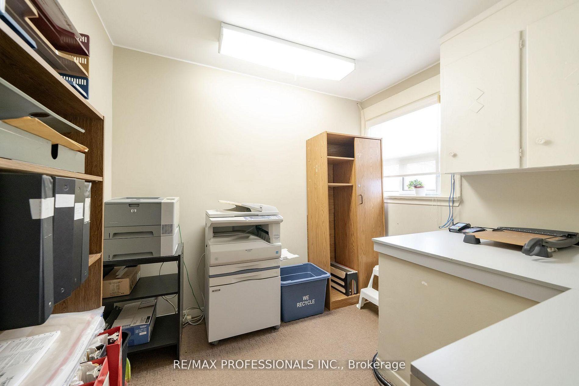 Photo 9 of 586 Browns Line, Etobicoke, Alderwood — HOMEH