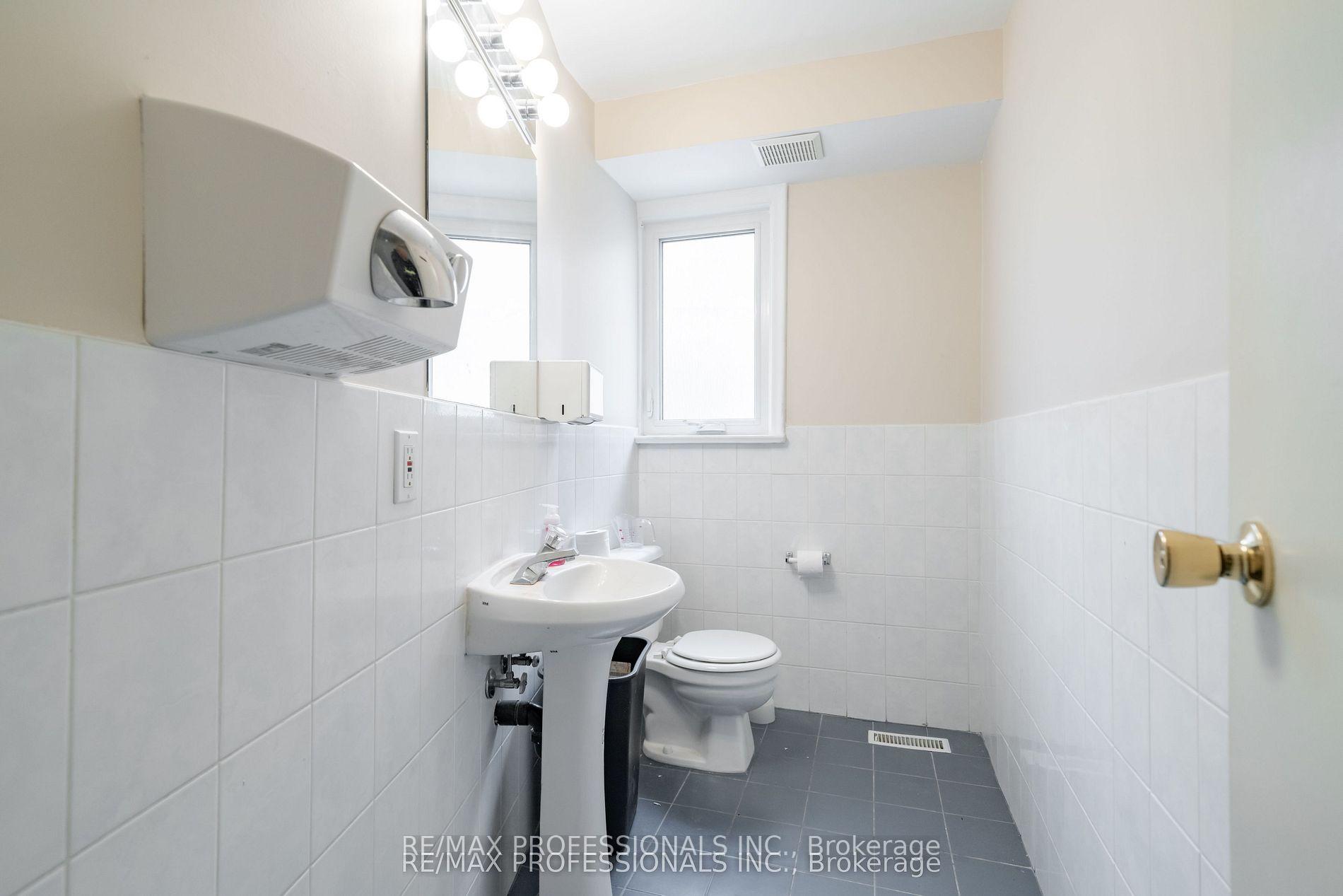 Photo 10 of 586 Browns Line, Etobicoke, Alderwood — HOMEH