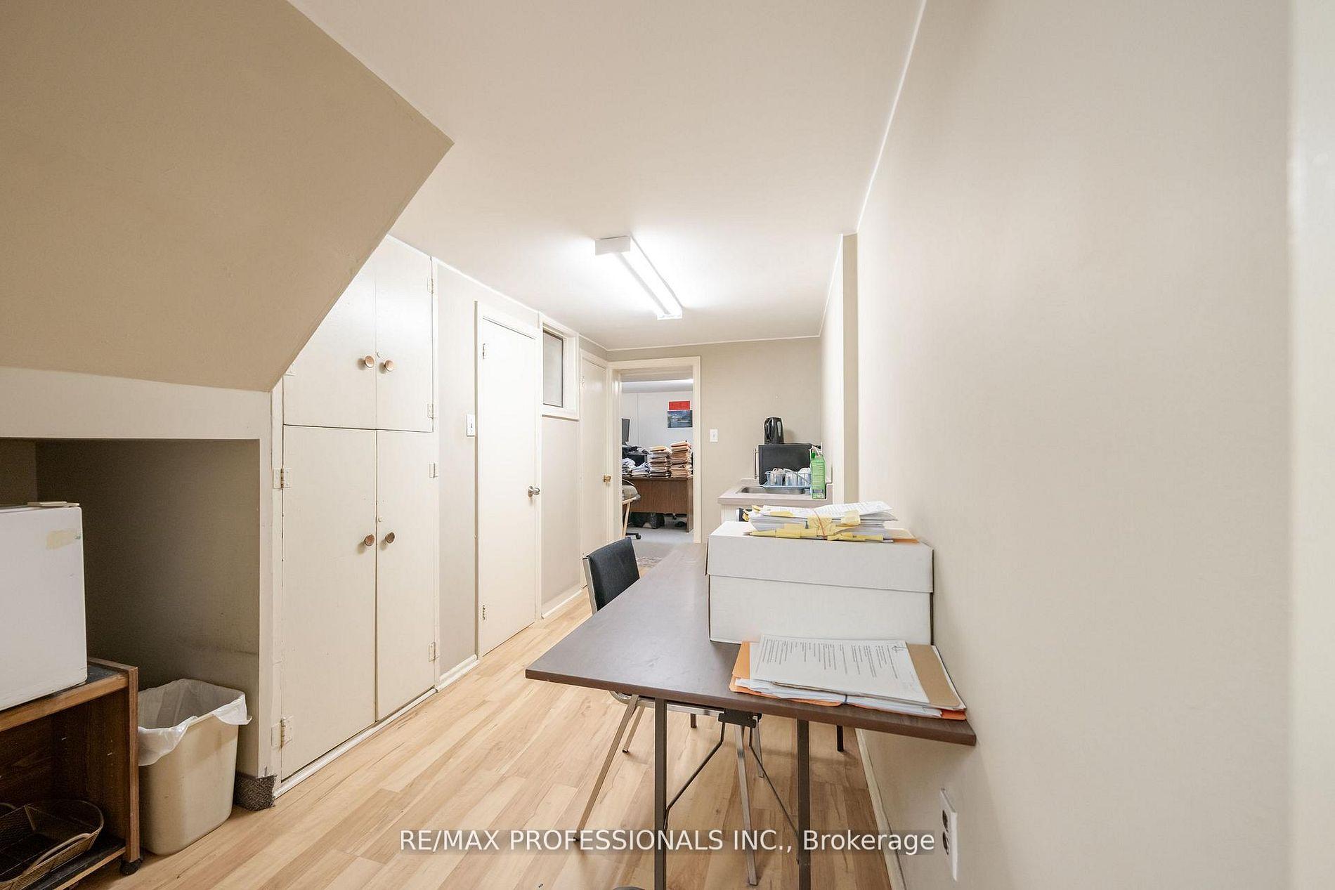 Photo 21 of 586 Browns Line, Etobicoke, Alderwood — HOMEH