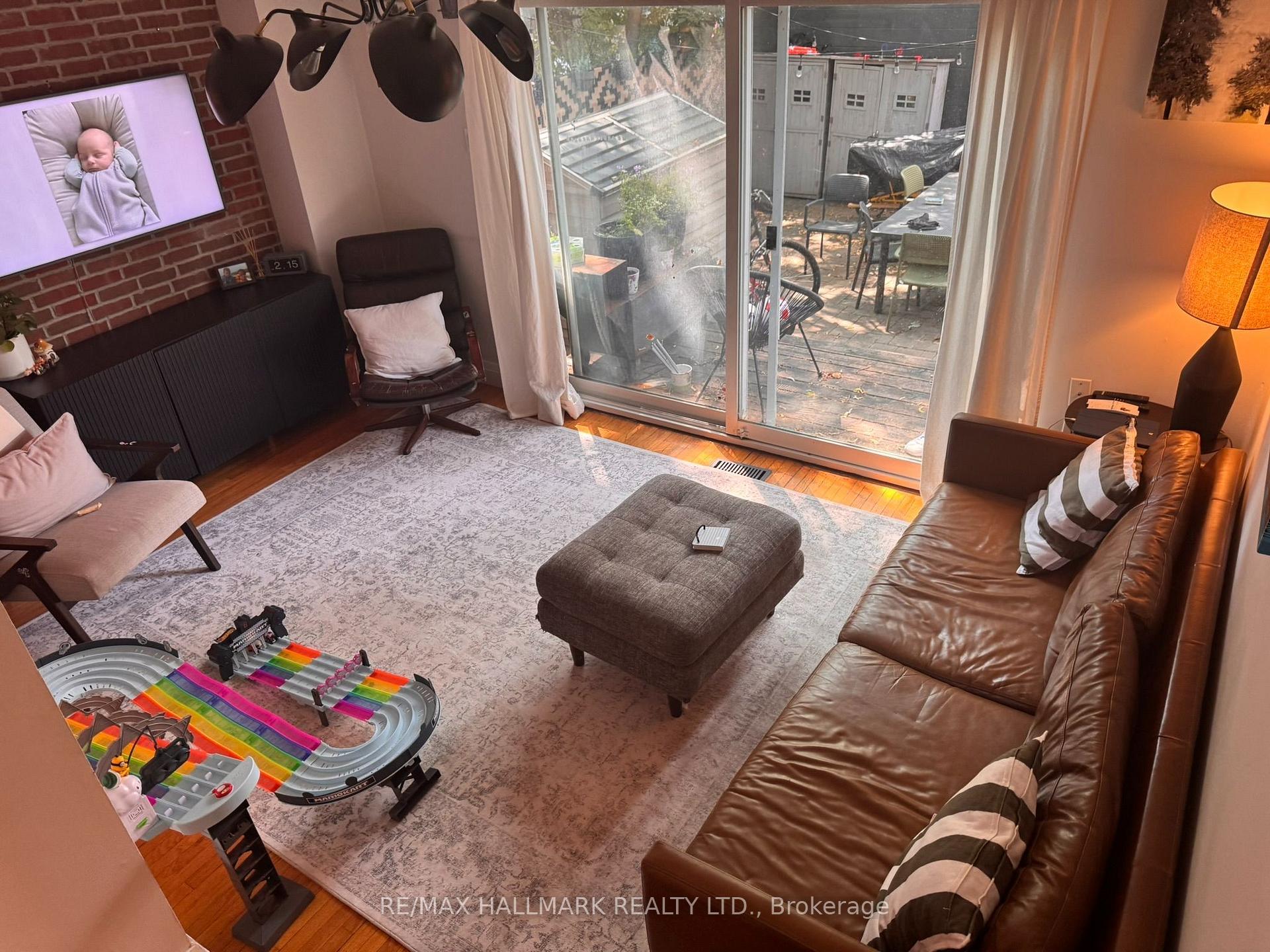 Photo 2 of 10 Hamilton Street, Toronto, South Riverdale — HOMEH
