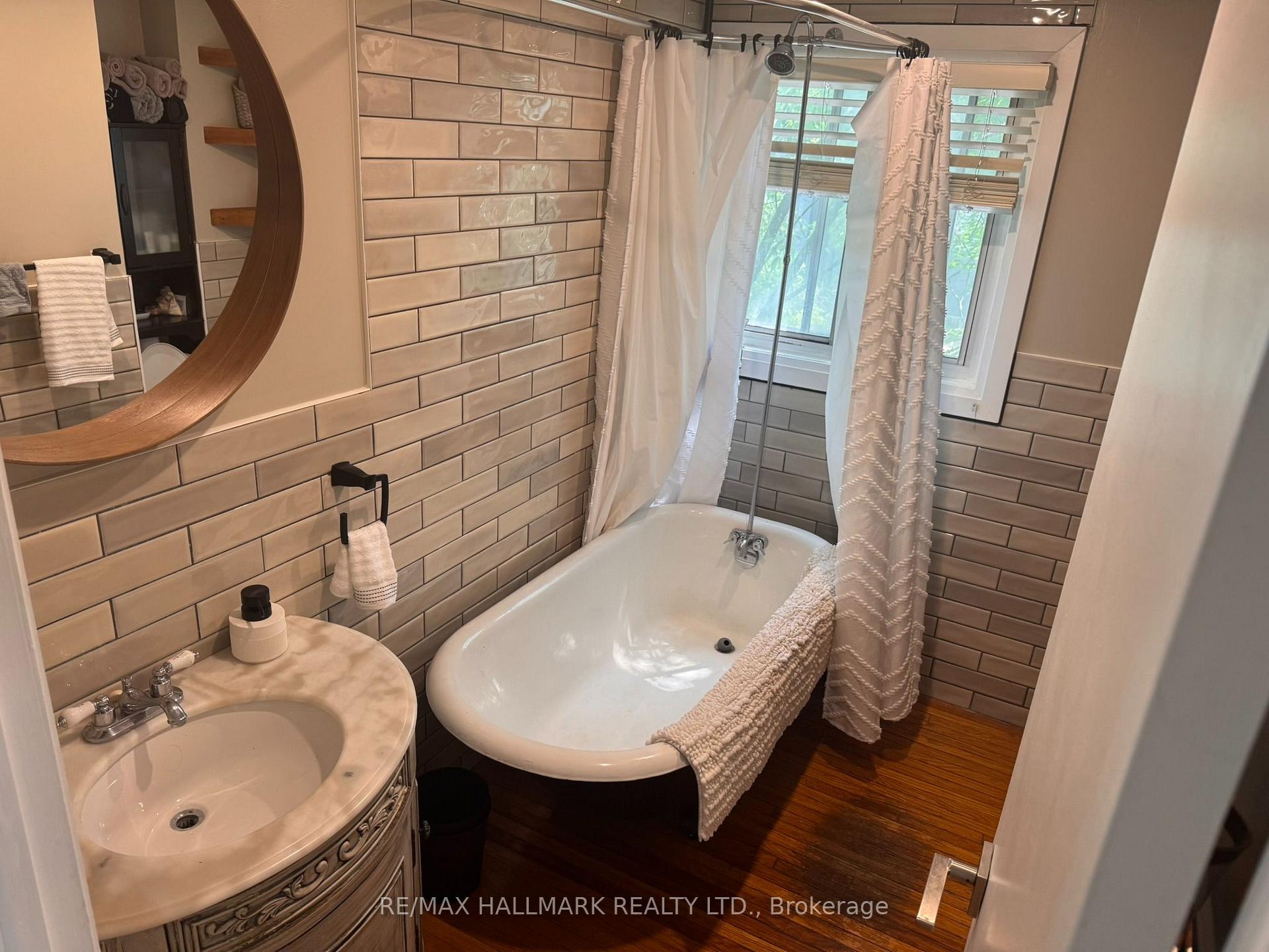 Photo 8 of 10 Hamilton Street, Toronto, South Riverdale — HOMEH