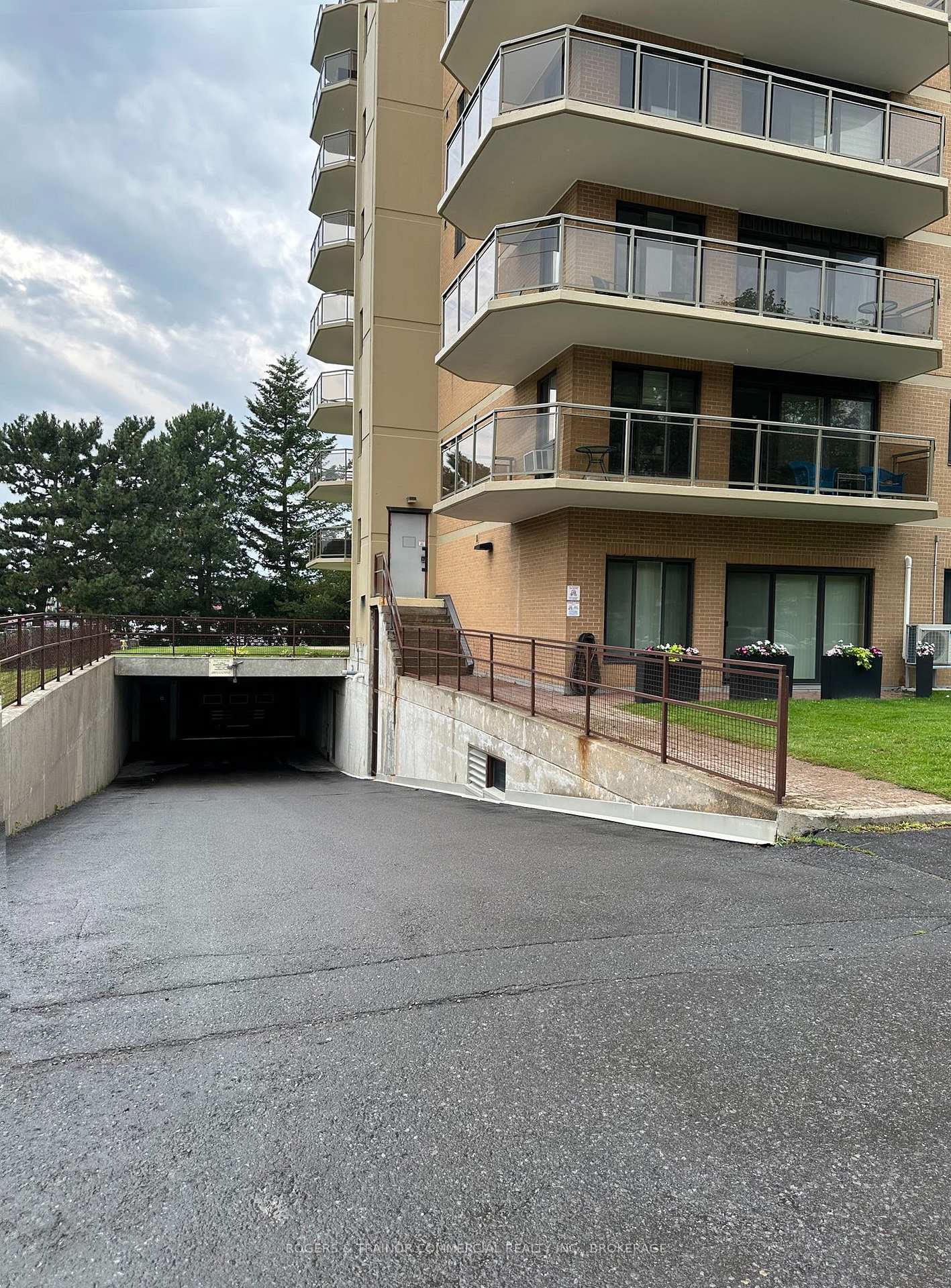 Photo 32 of Unit 905, 257 Bath Road, Kingston, East Gardiners Rd — HOMEH