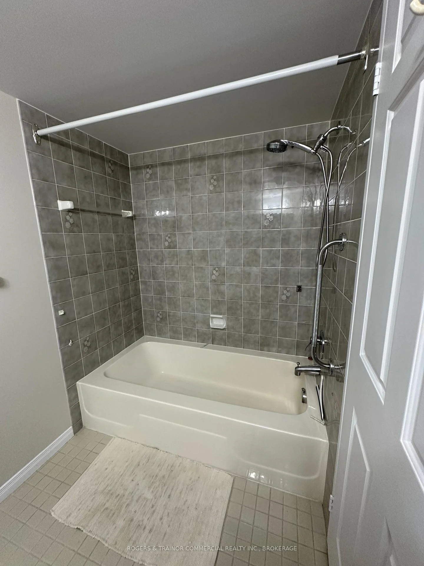 Photo 55 of Unit 905, 257 Bath Road, Kingston, East Gardiners Rd — HOMEH