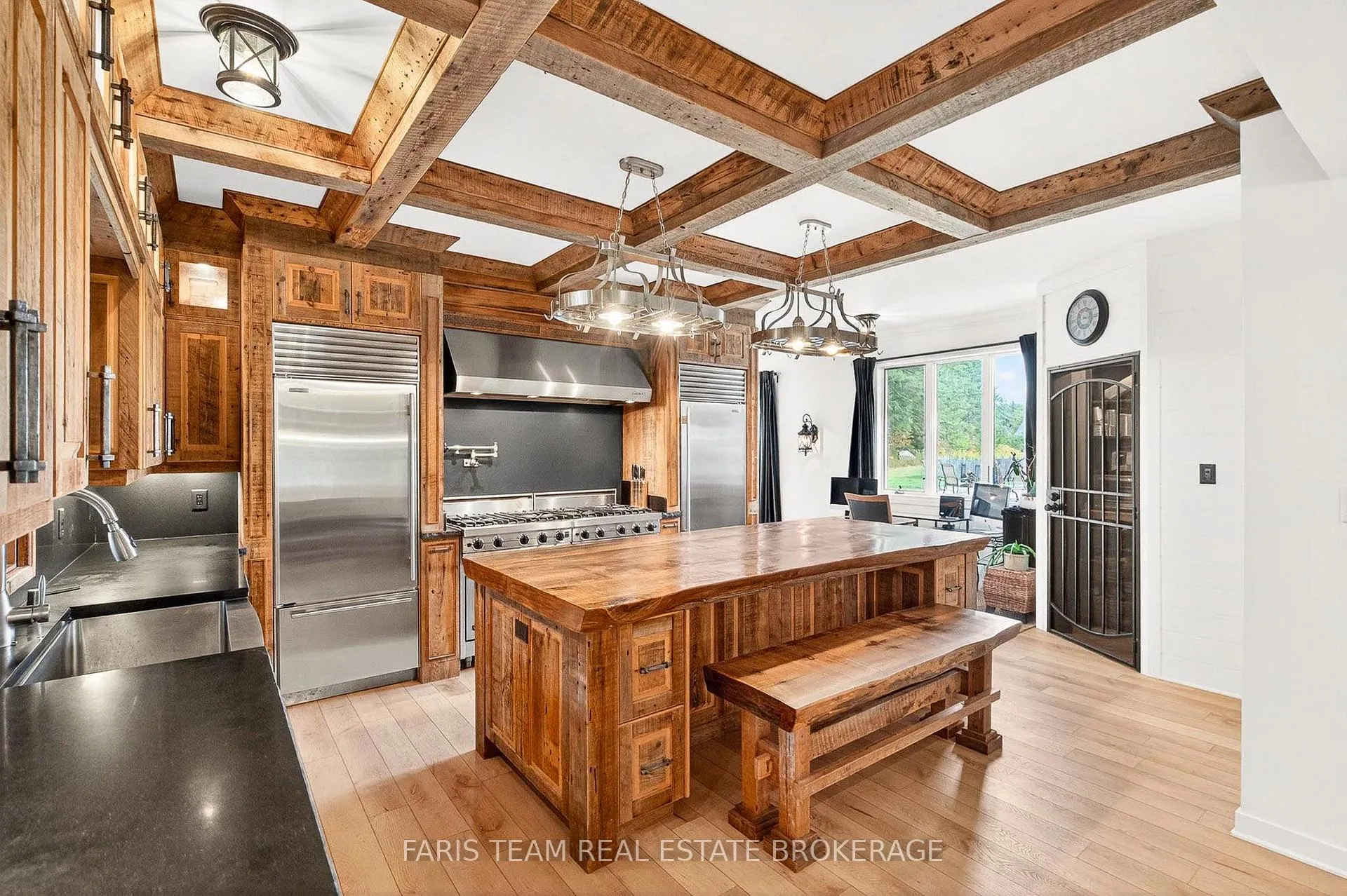 Photo 5 of 1076 Beaver Lane, Springwater, Rural Springwater — HOMEH