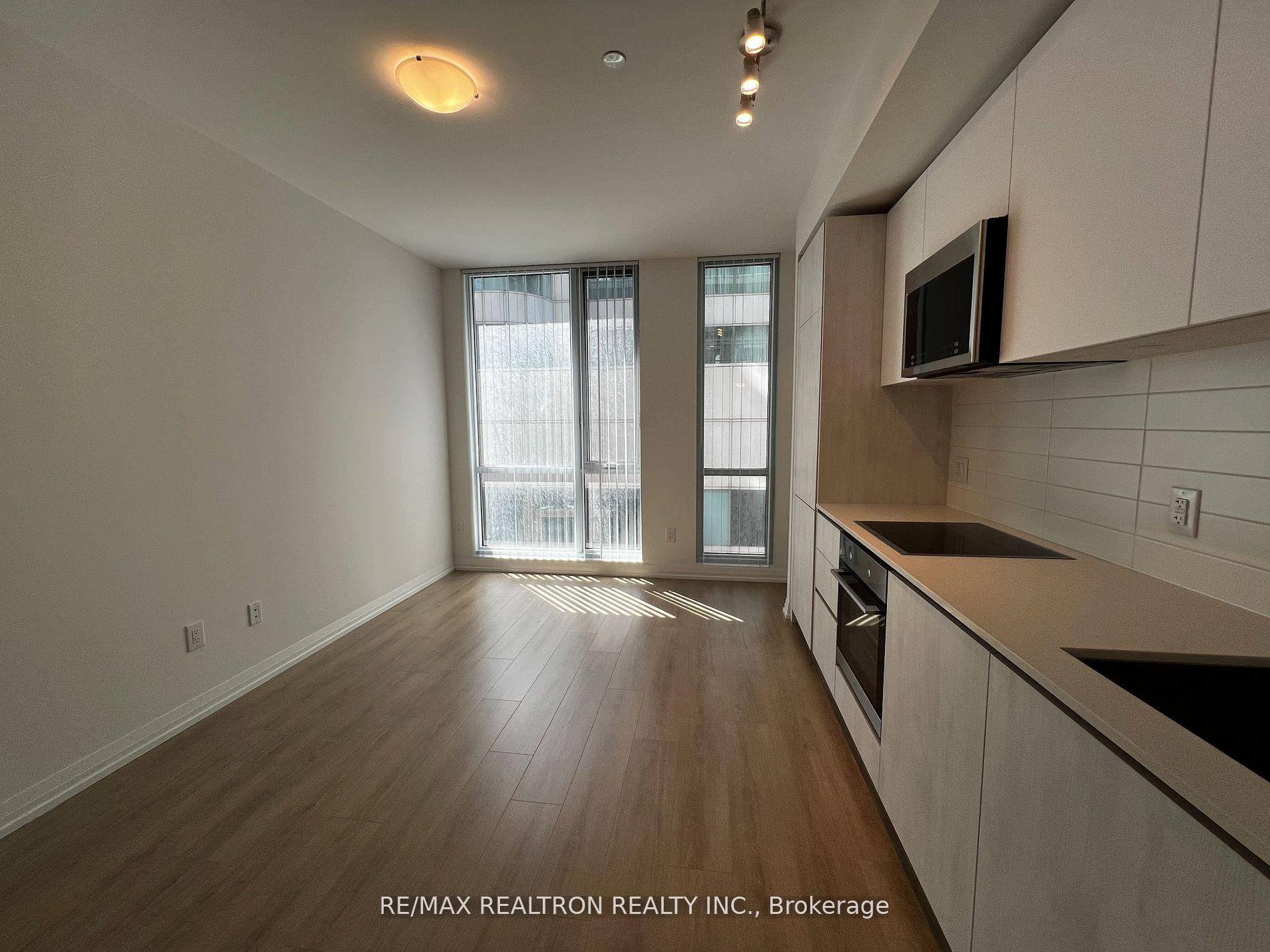 Photo 4 of Unit 1210, 8 Widmer Street, Toronto, Waterfront Communities — HOMEH