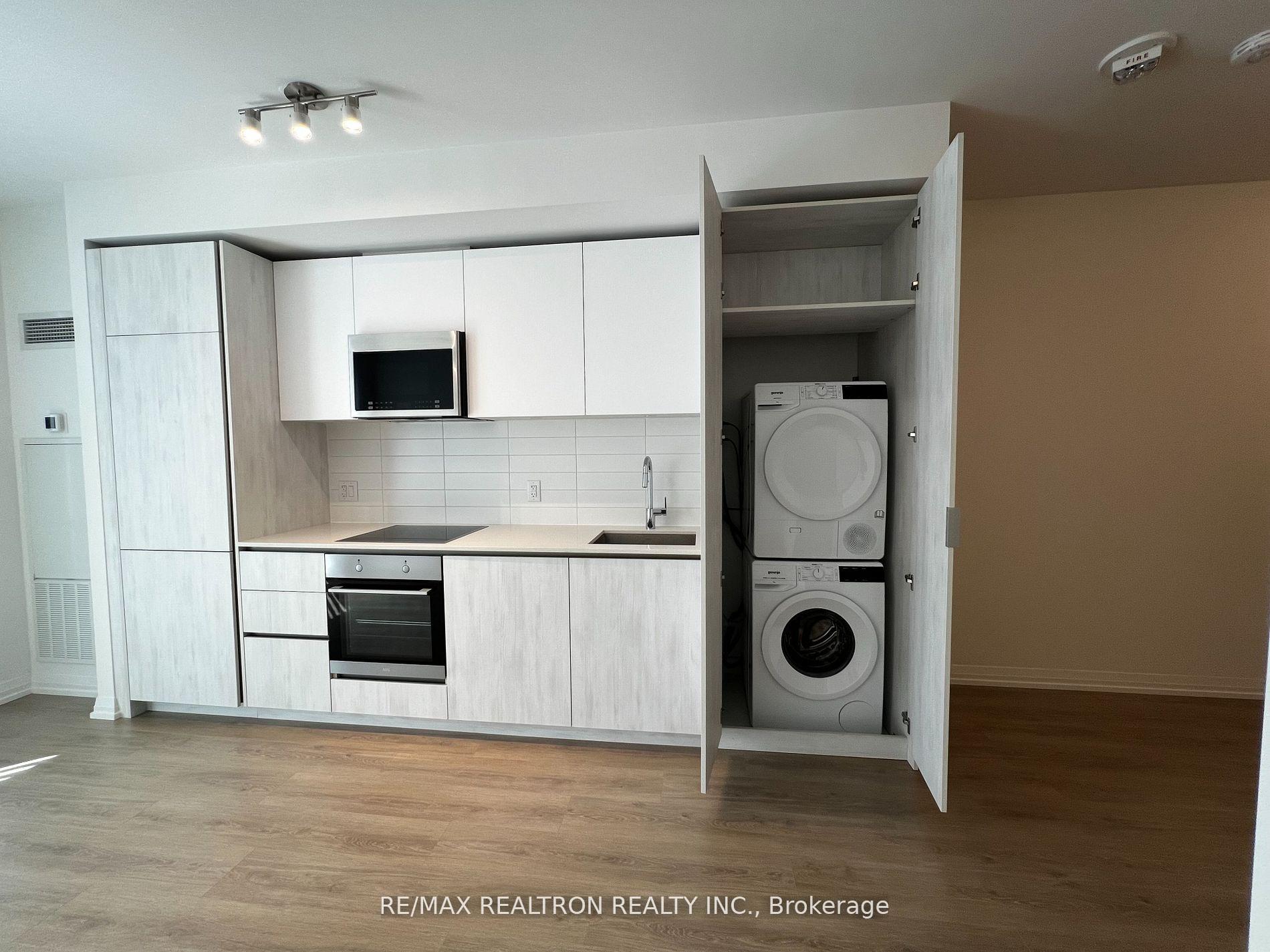 Photo 5 of Unit 1210, 8 Widmer Street, Toronto, Waterfront Communities — HOMEH