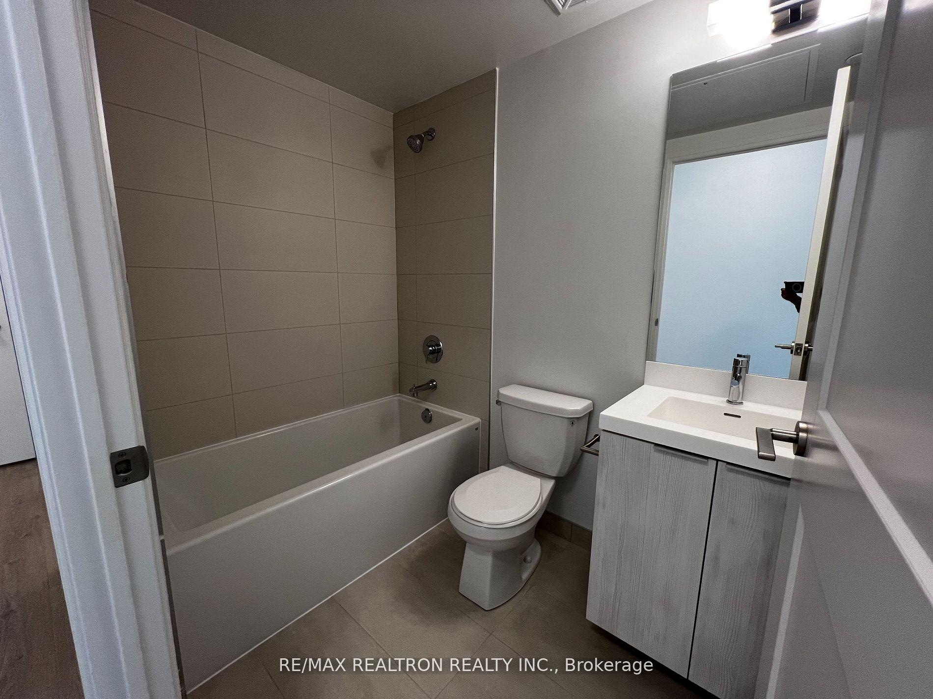 Photo 14 of Unit 1210, 8 Widmer Street, Toronto, Waterfront Communities — HOMEH