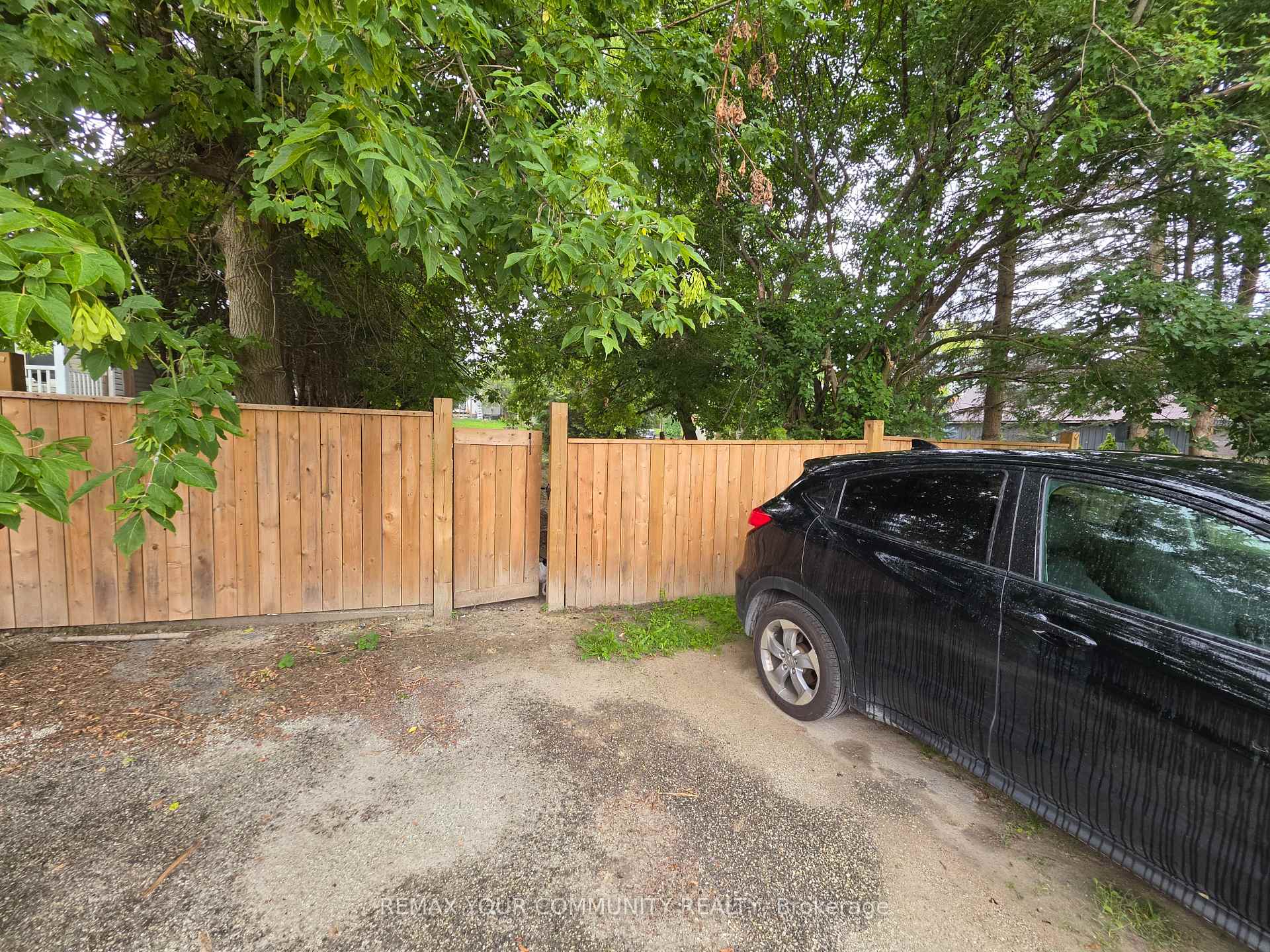 Photo 3 of 20 Queen Street, Innisfil, Cookstown — HOMEH