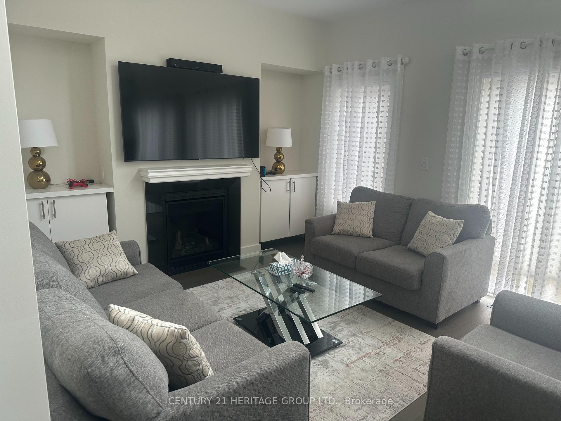 Photo 3 of 32 Ruby Crescent, Orillia — HOMEH
