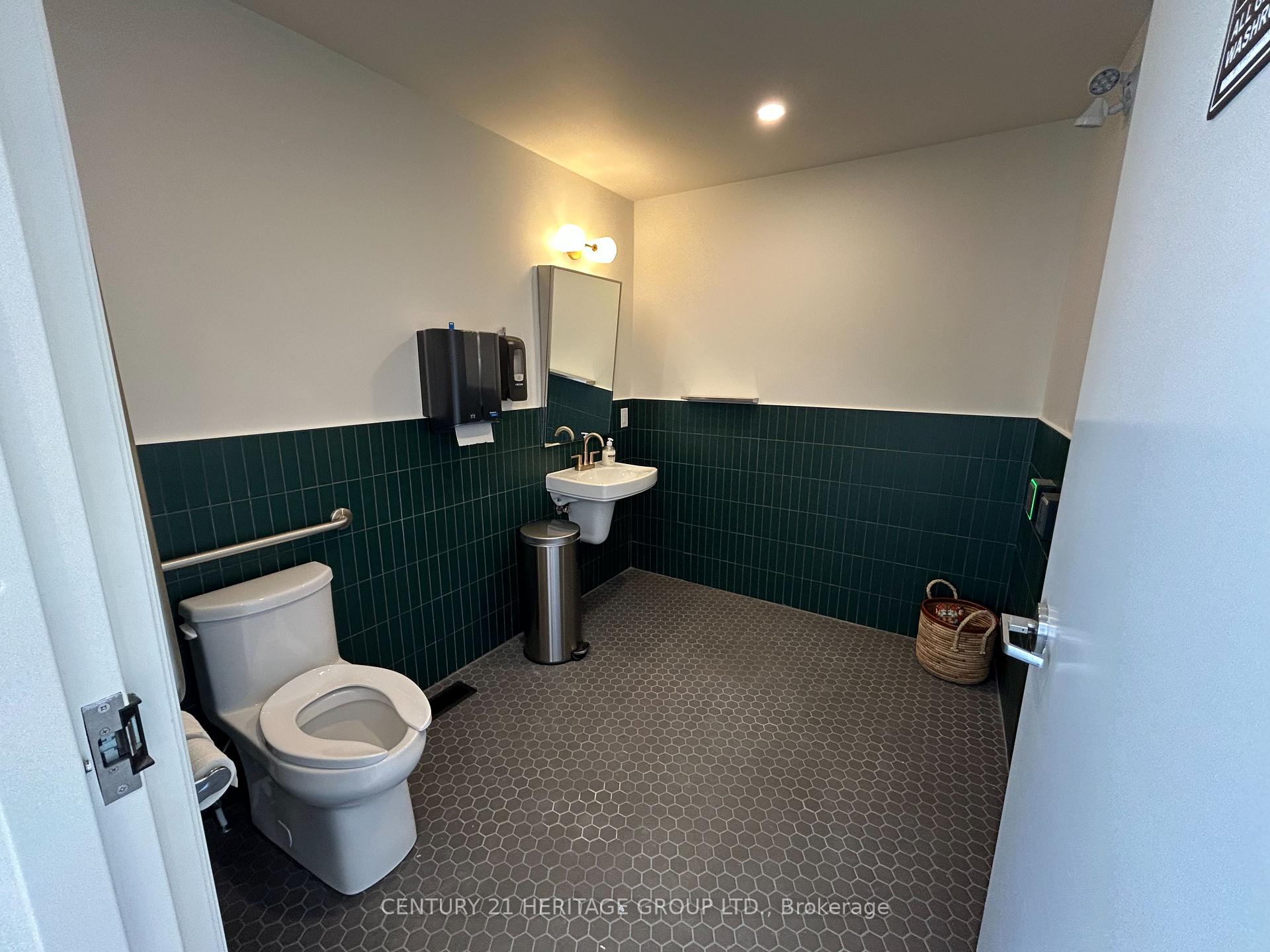 Photo 14 of 32 Ruby Crescent, Orillia — HOMEH