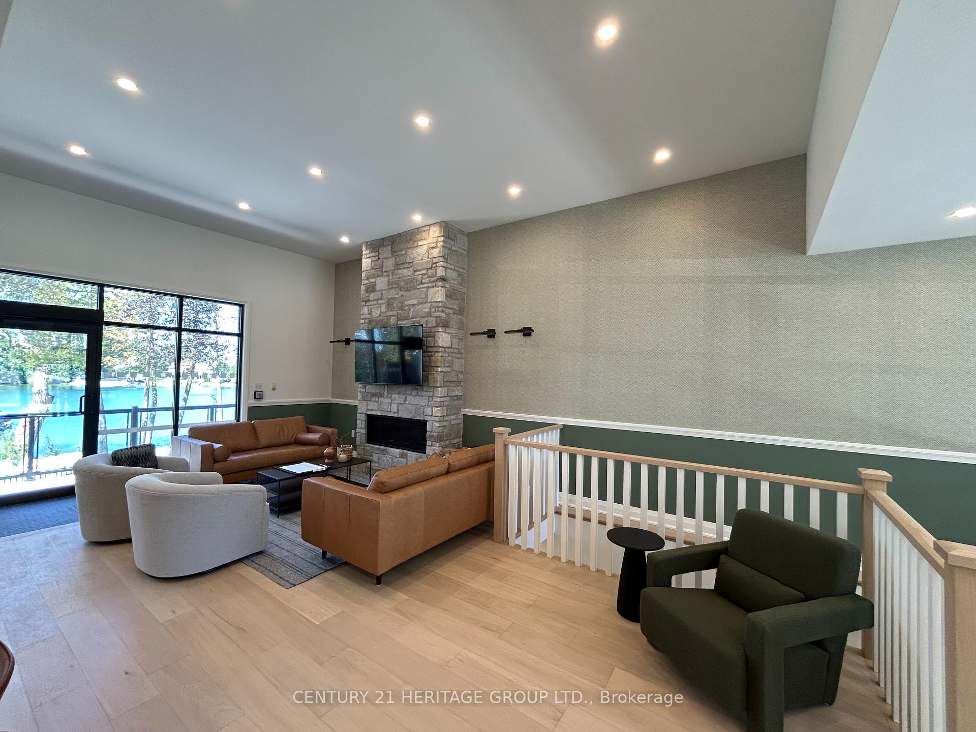 Photo 16 of 32 Ruby Crescent, Orillia — HOMEH