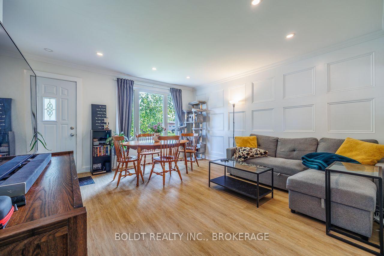 Photo 6 of 47 Brackencrest Road, St. Catharines, Secord Woods — HOMEH