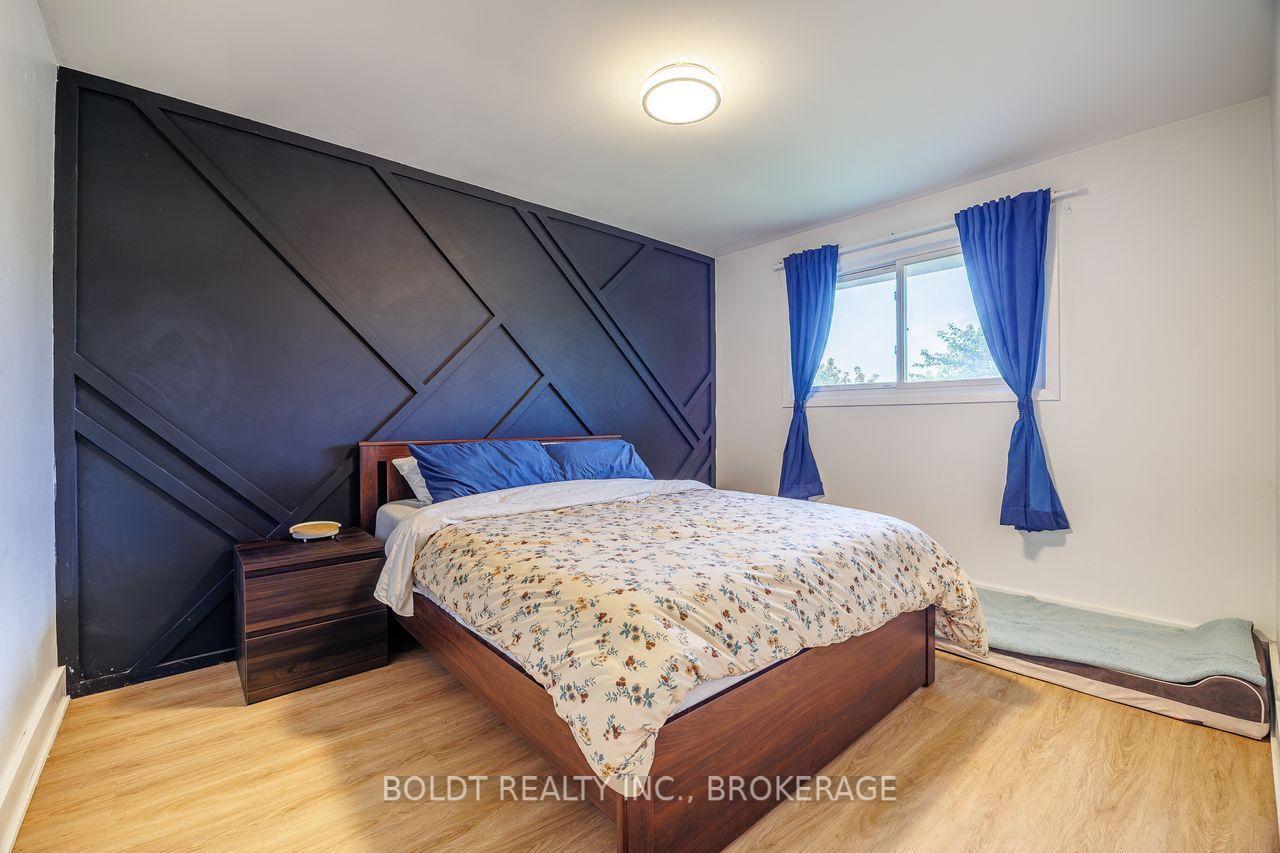 Photo 10 of 47 Brackencrest Road, St. Catharines, Secord Woods — HOMEH
