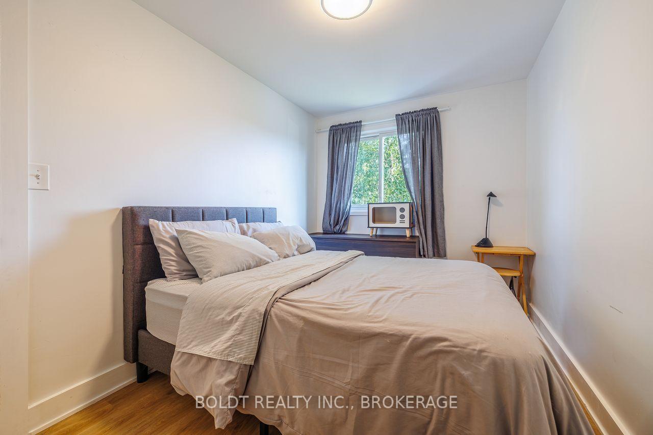 Photo 11 of 47 Brackencrest Road, St. Catharines, Secord Woods — HOMEH