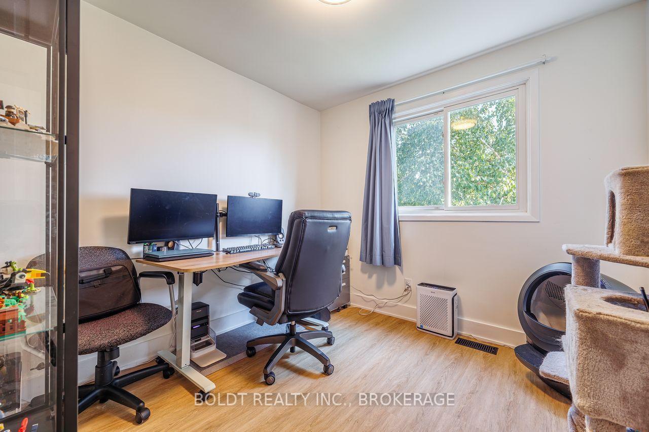 Photo 12 of 47 Brackencrest Road, St. Catharines, Secord Woods — HOMEH