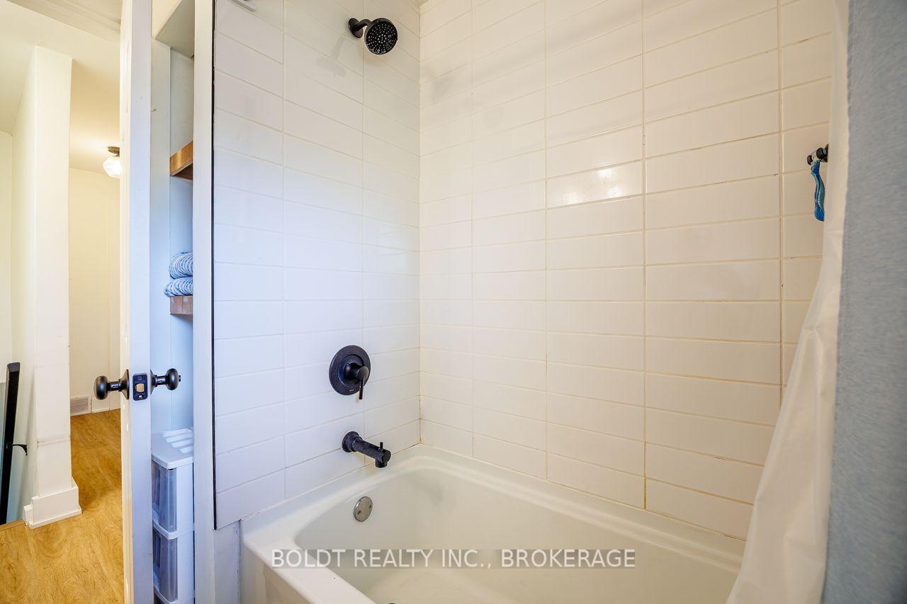 Photo 14 of 47 Brackencrest Road, St. Catharines, Secord Woods — HOMEH