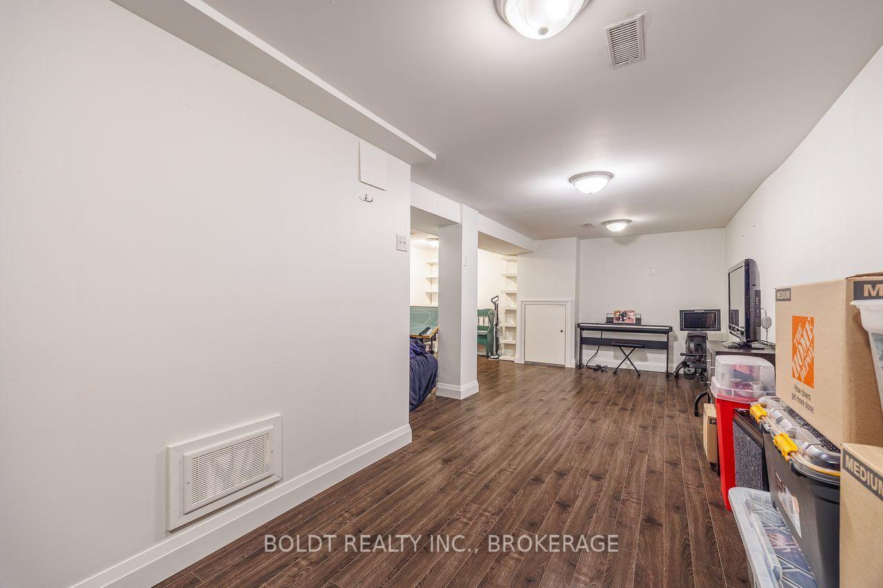 Photo 15 of 47 Brackencrest Road, St. Catharines, Secord Woods — HOMEH